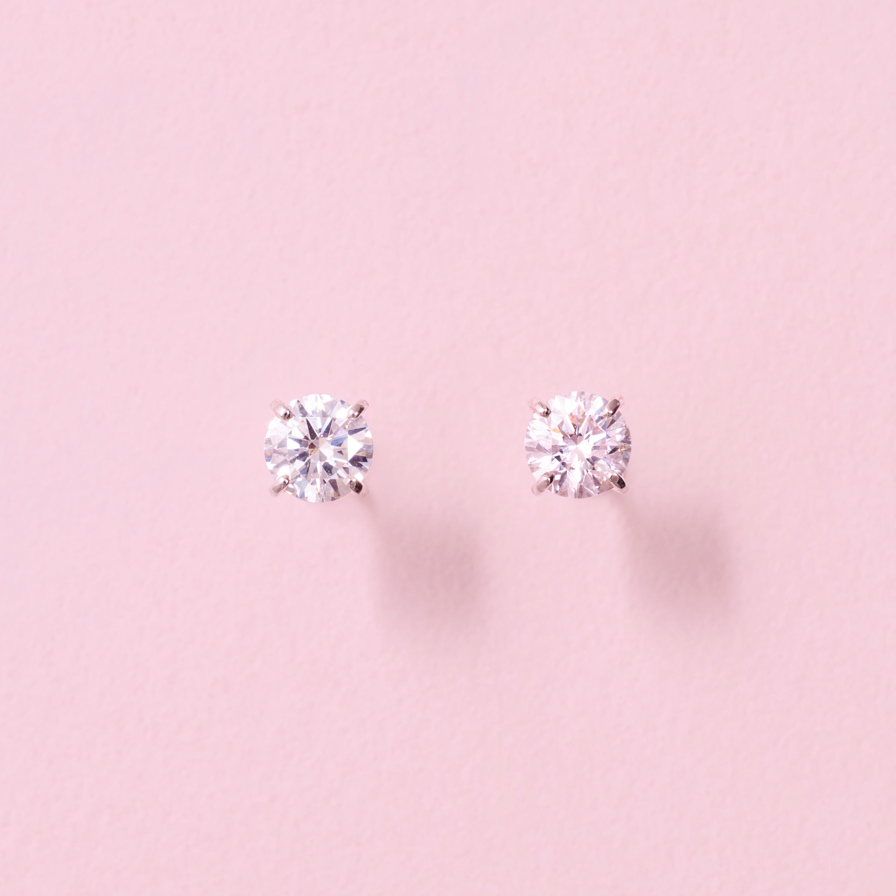 ポインターノーマル0.5ct］ ダイヤモンドスタッドピアス – AYAKO