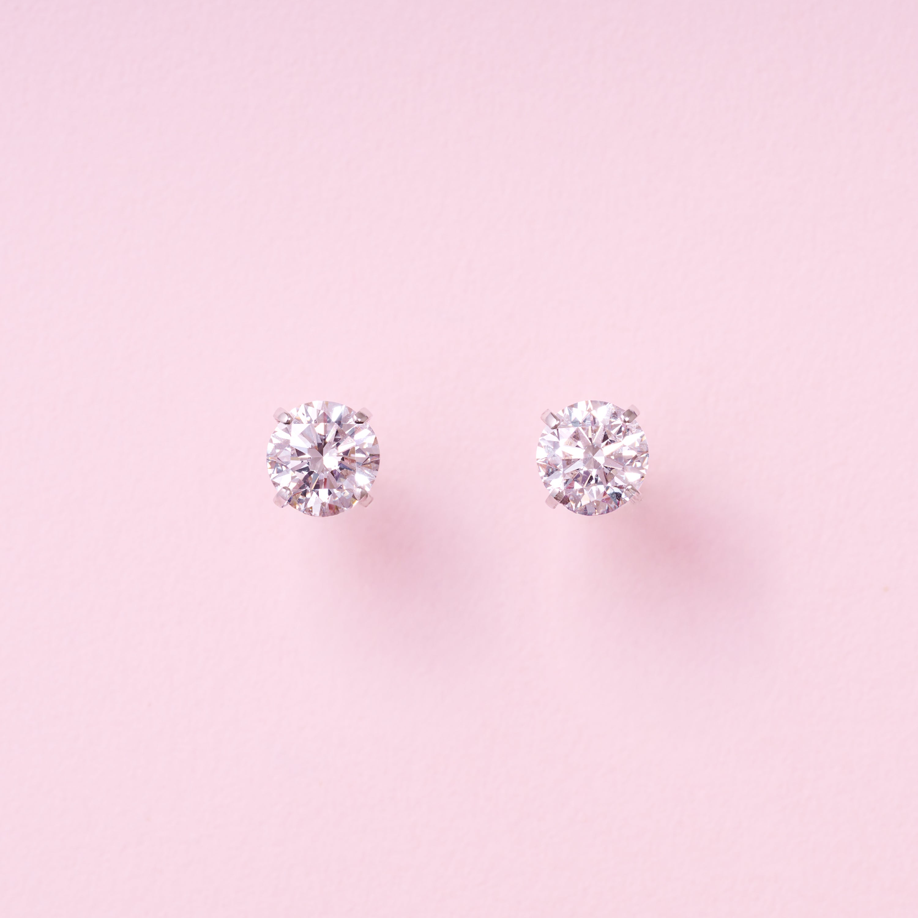 貴女の相棒1ct］ ダイヤモンドスタッドピアス – AYAKO SAKURAI（櫻井