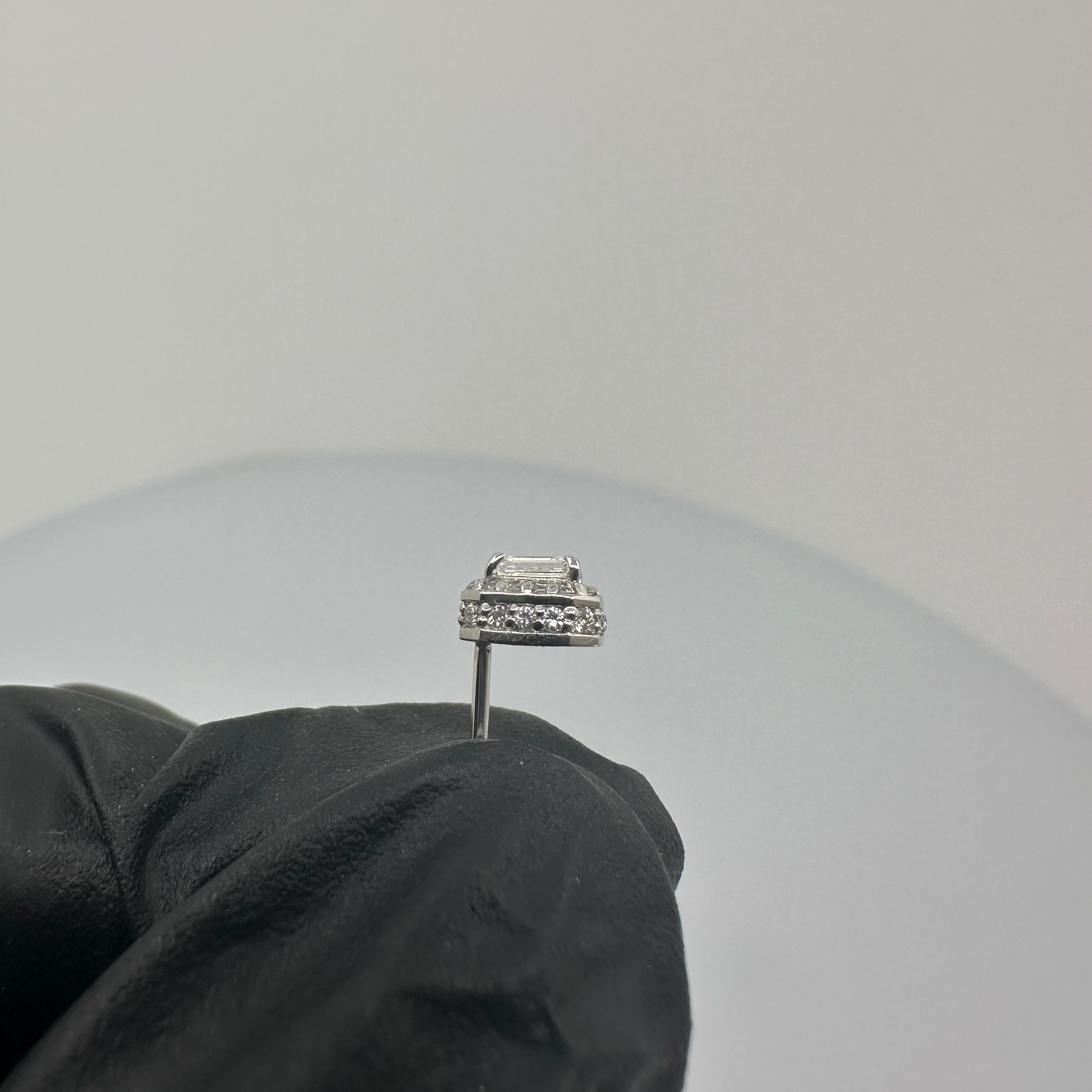 [ユニヴェル] ダイヤ ピアス EM/OV/HS　