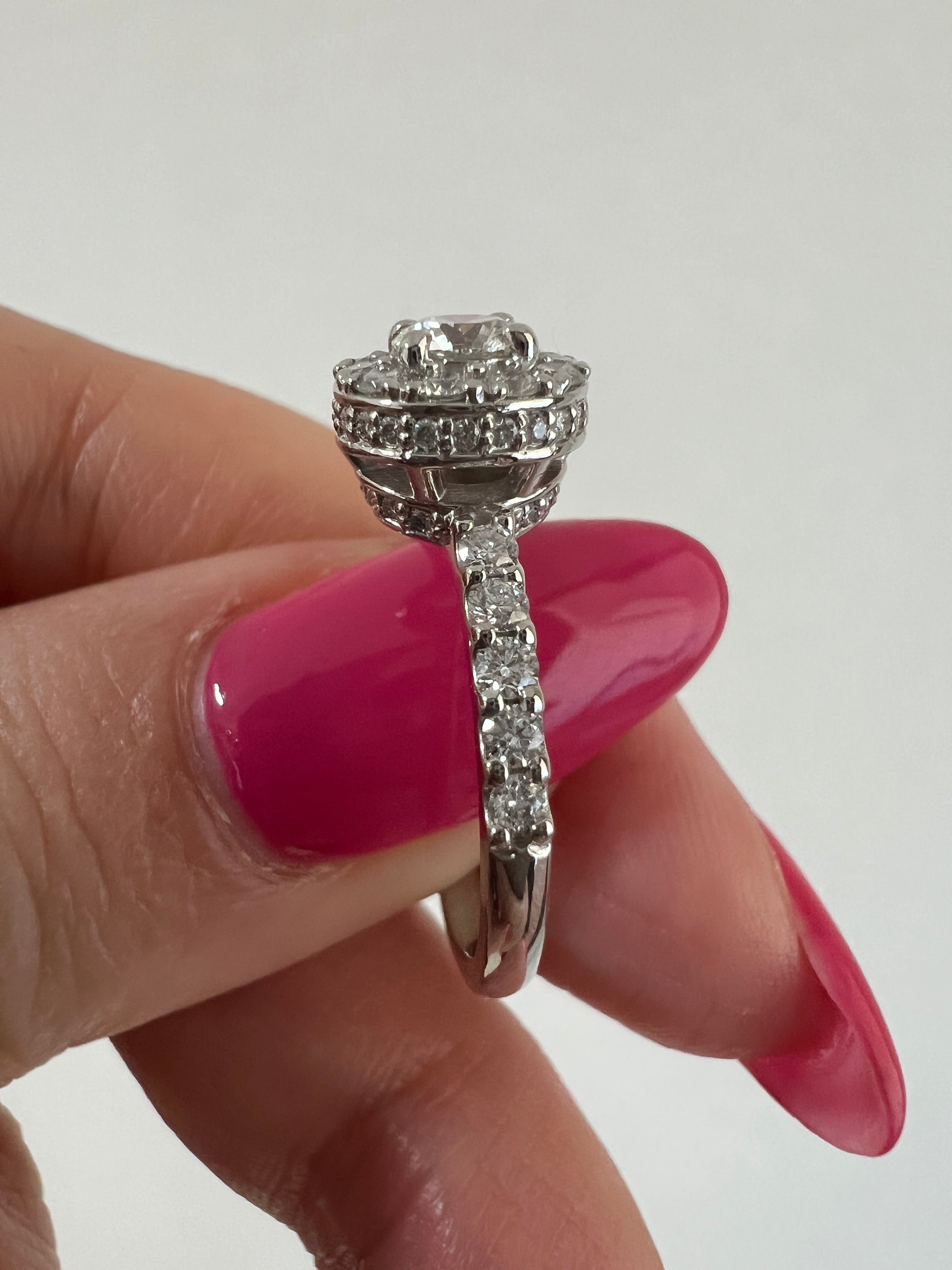 ［ポインターパヴェ］リング ダイヤ 中石0.3ct