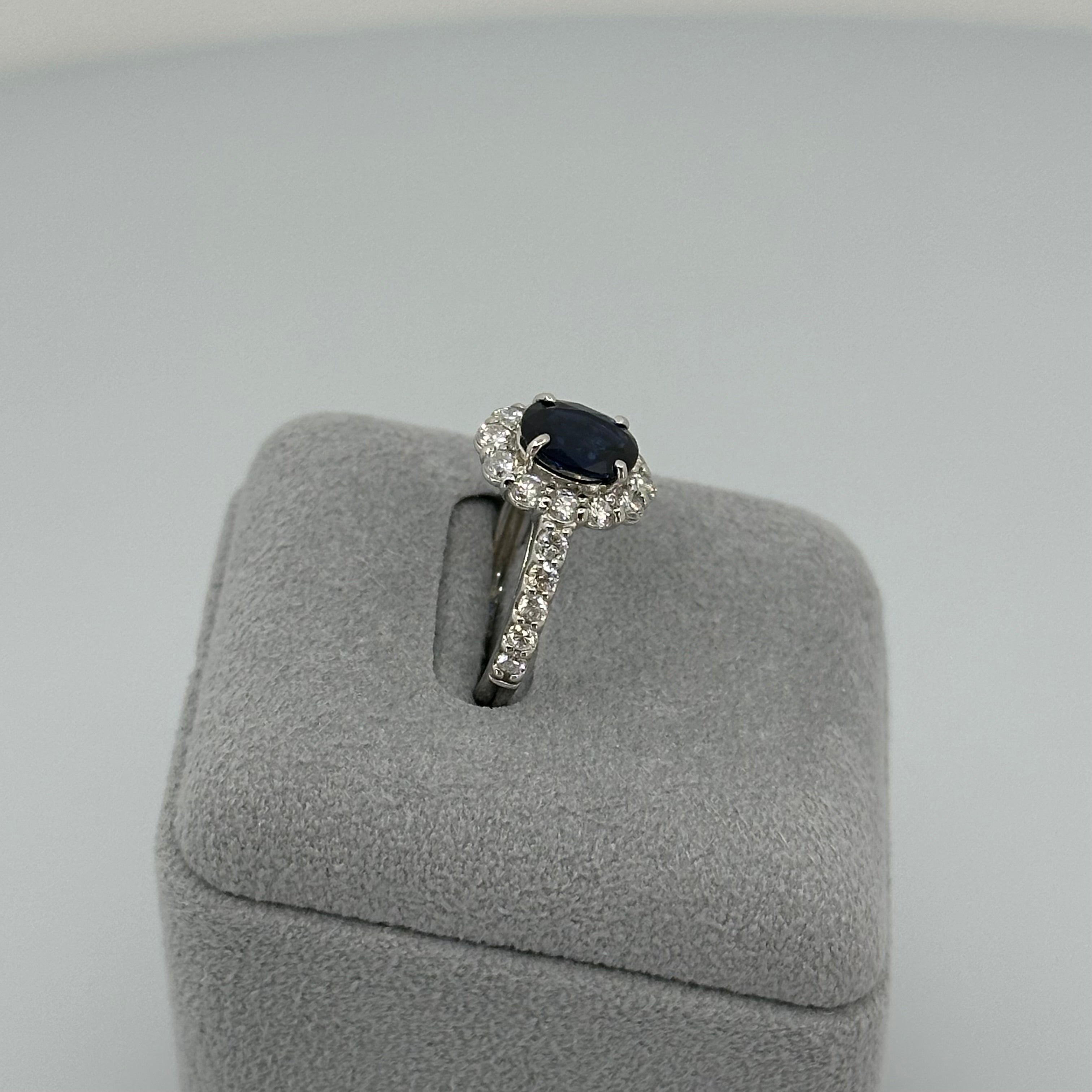 ［一点物］キャサリン妃巻き リング サファイア 1.7ct OV  PT