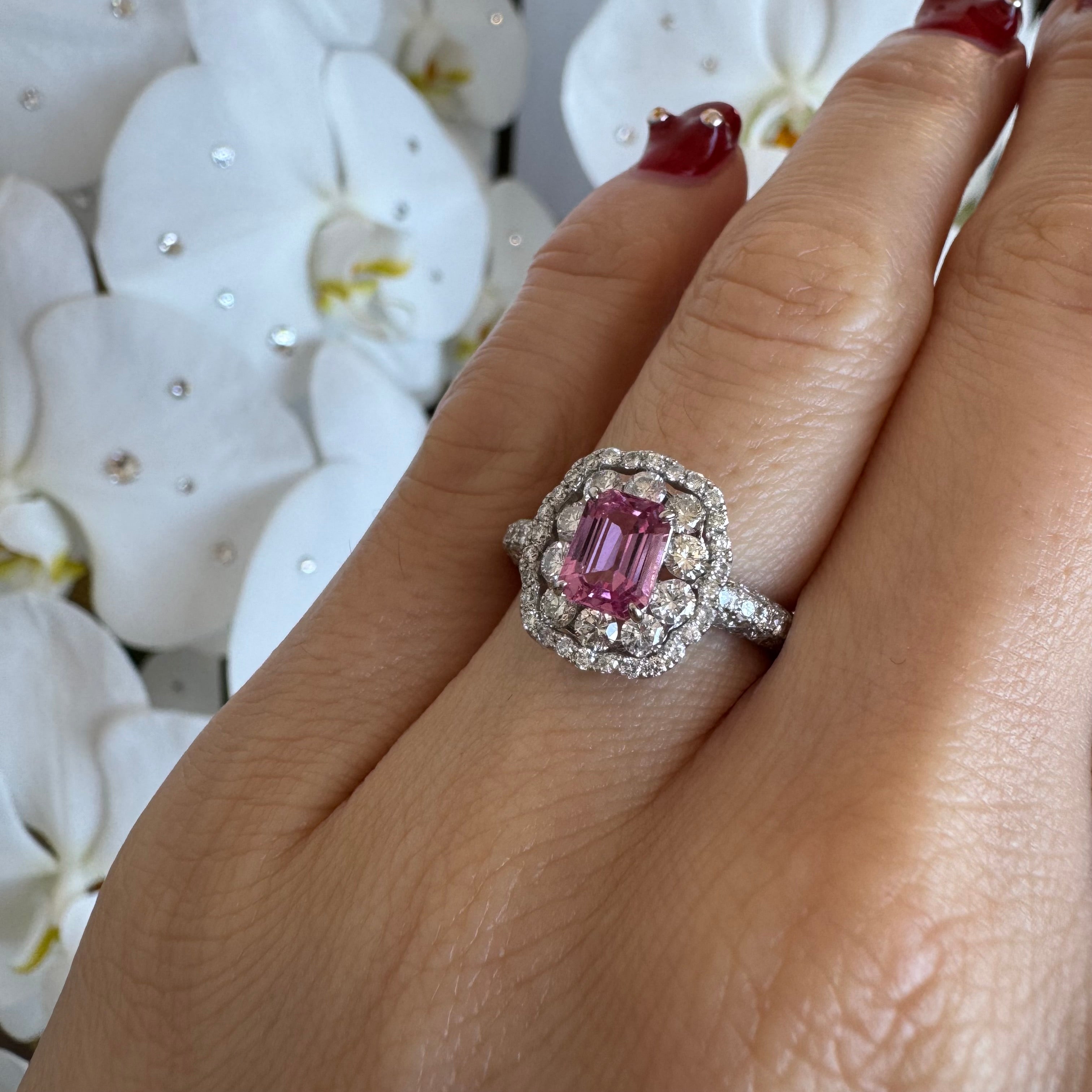 135-ピンクサファイア 中石0.9ct前後 SQ PT かわいいダイヤ取巻きリング｜AYAKO SAKURAI（櫻井 彩子（サクライ アヤコ））公式通販サイト