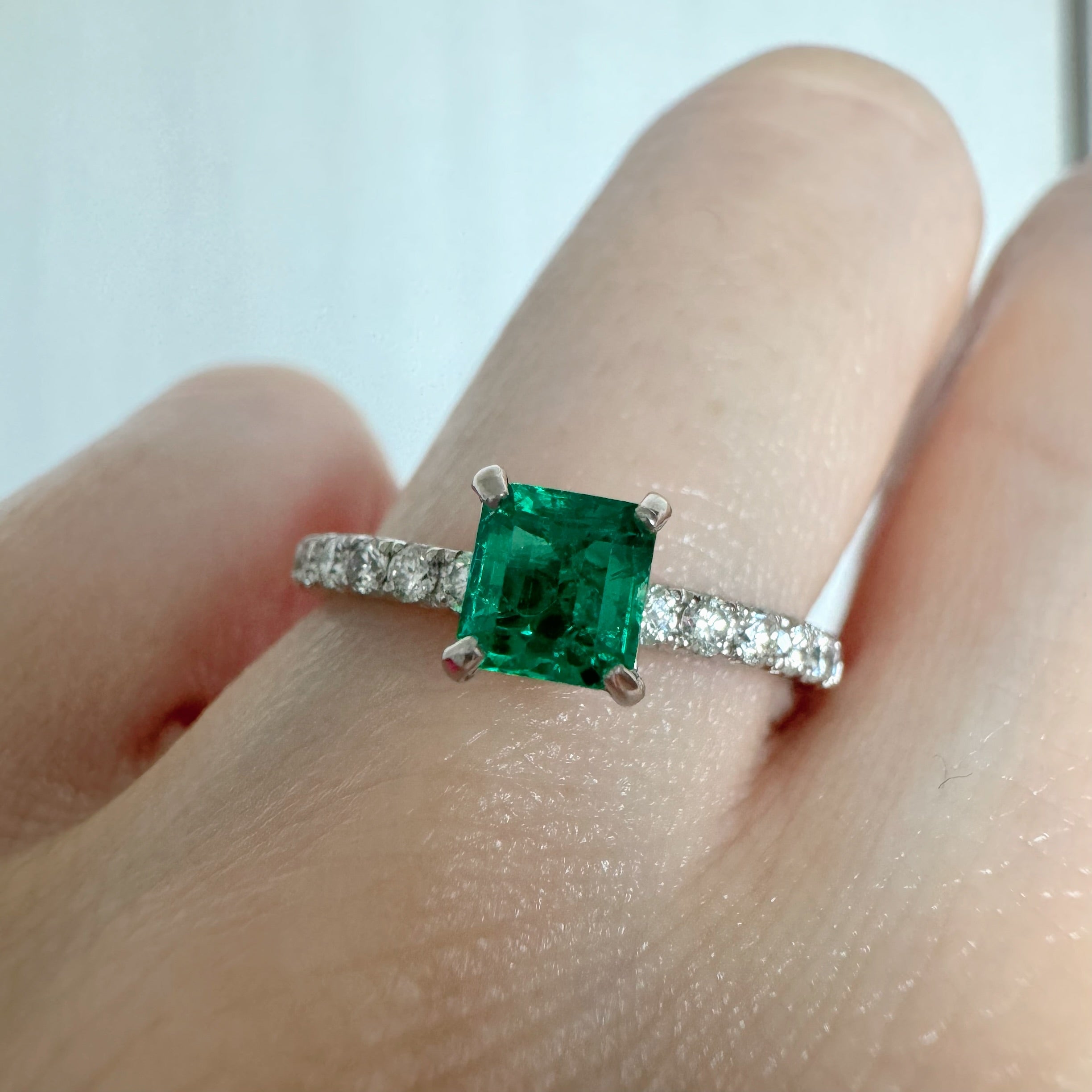 ［アルル］リング エメラルド 0.4ct SQ PT