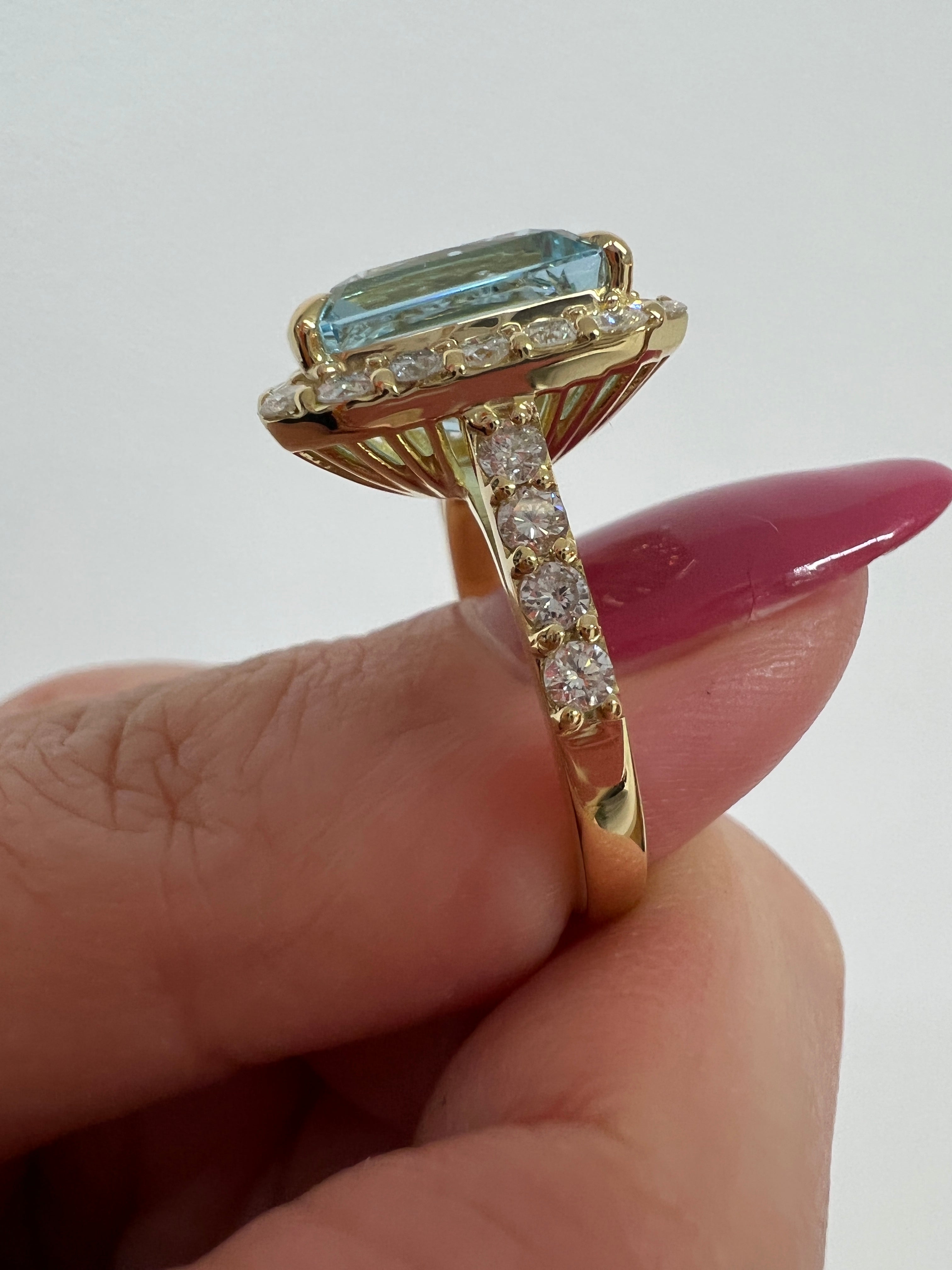 アクアマリンの歌声