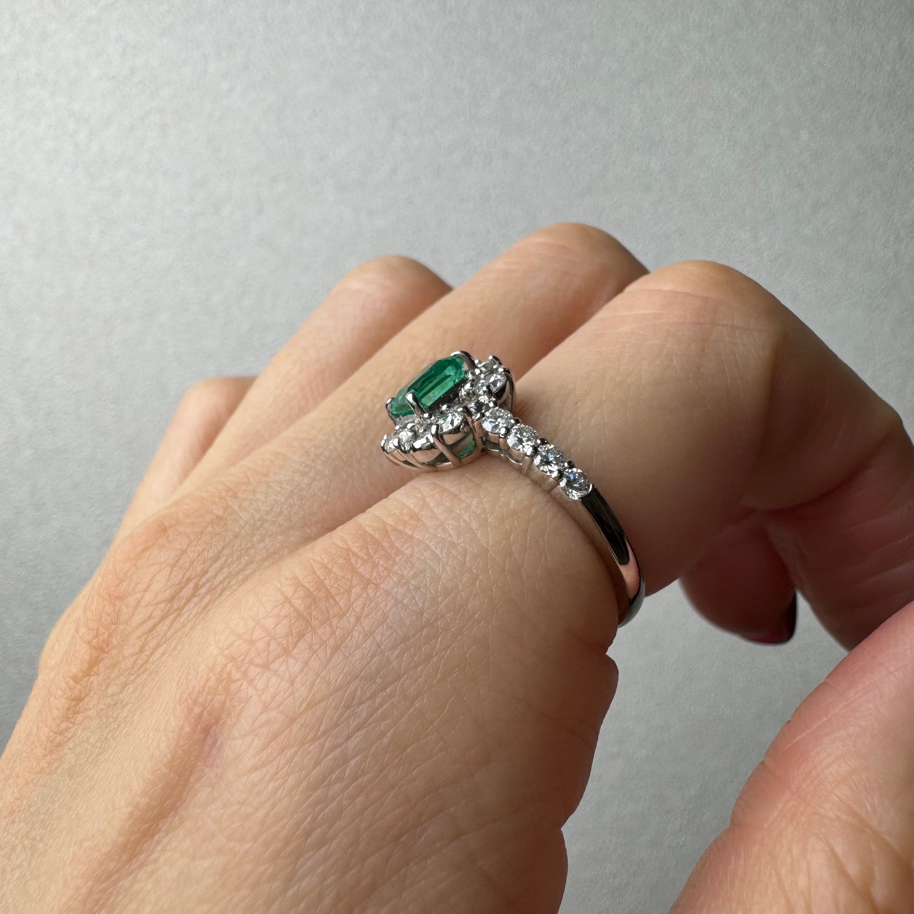 53［一点物/マノン］リング エメラルド 0.7ct前後 SQ PT