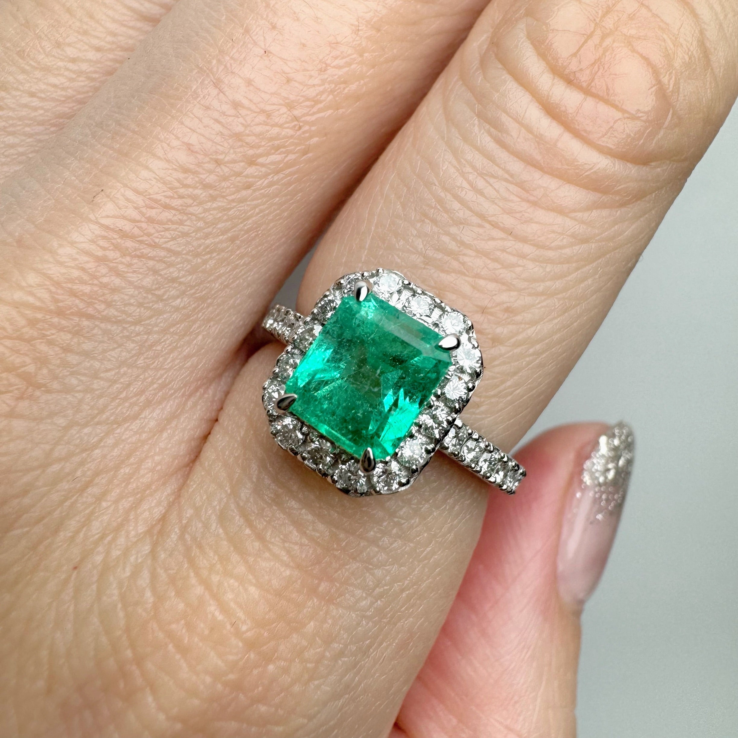 ［一点物］リング エメラルド 1.8ct SQ PT