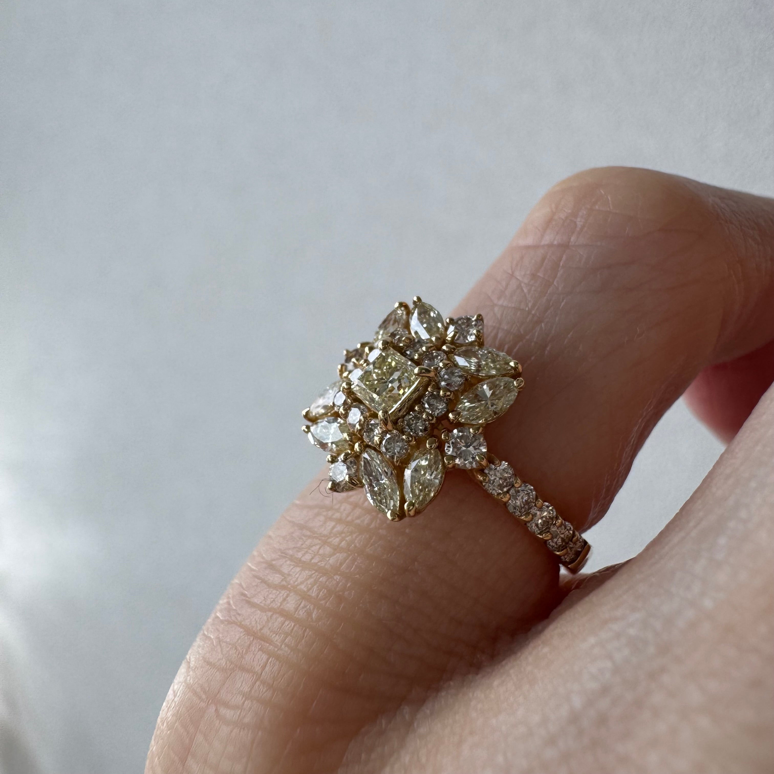 ［アラベスク］リング ダイヤ