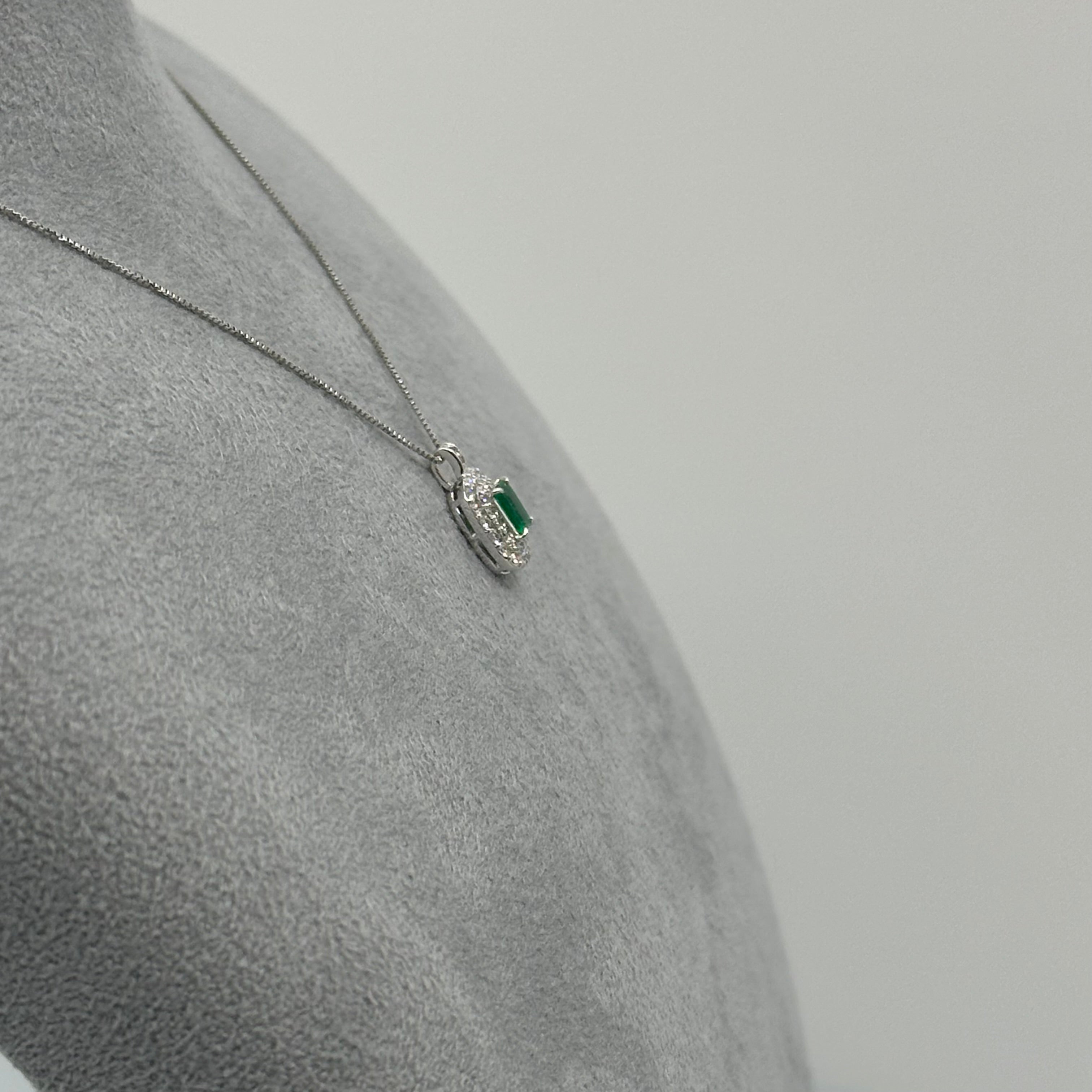 504［一点物］ネックレス  エメラルド 0.3ct EM PT