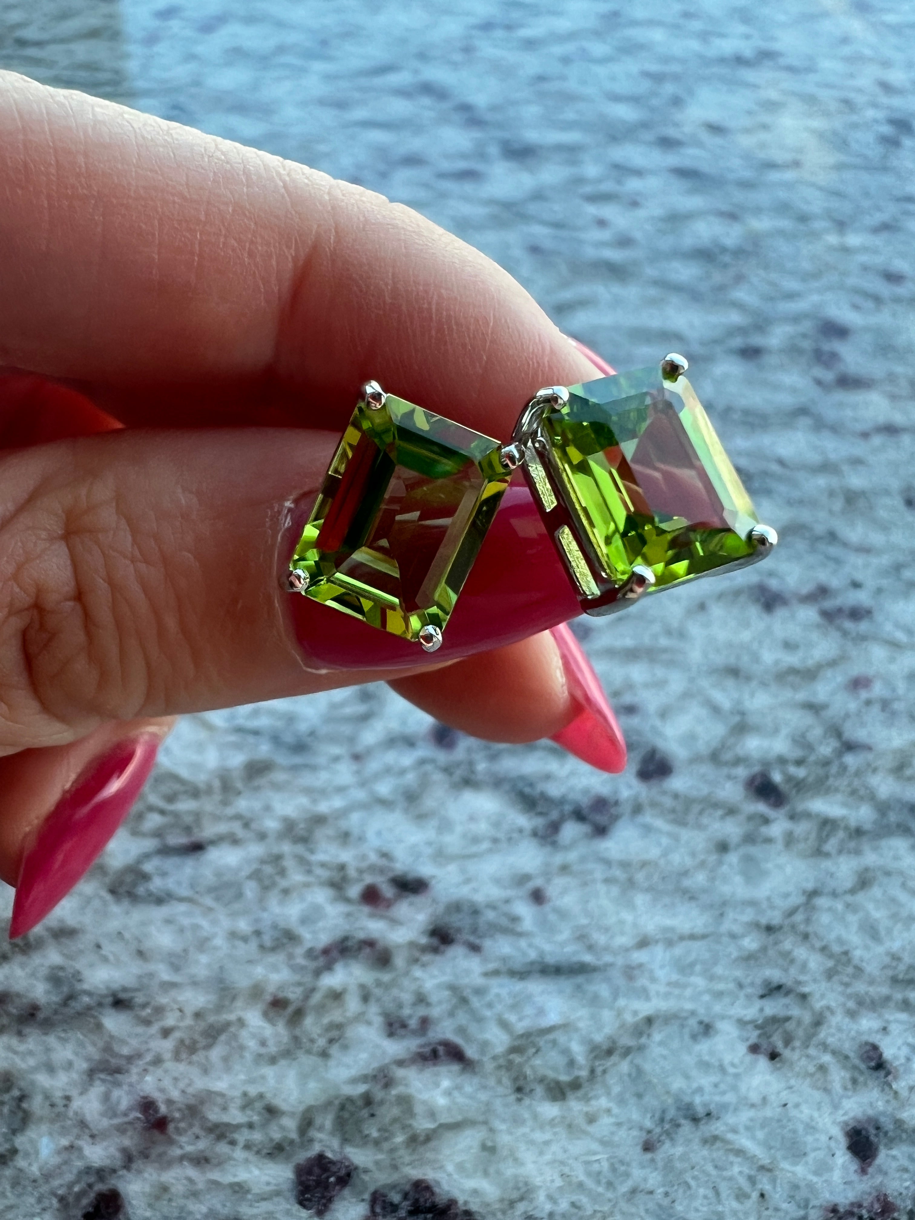 ［フロリナ］ピアス ペリドット2ct前後×2 SQ