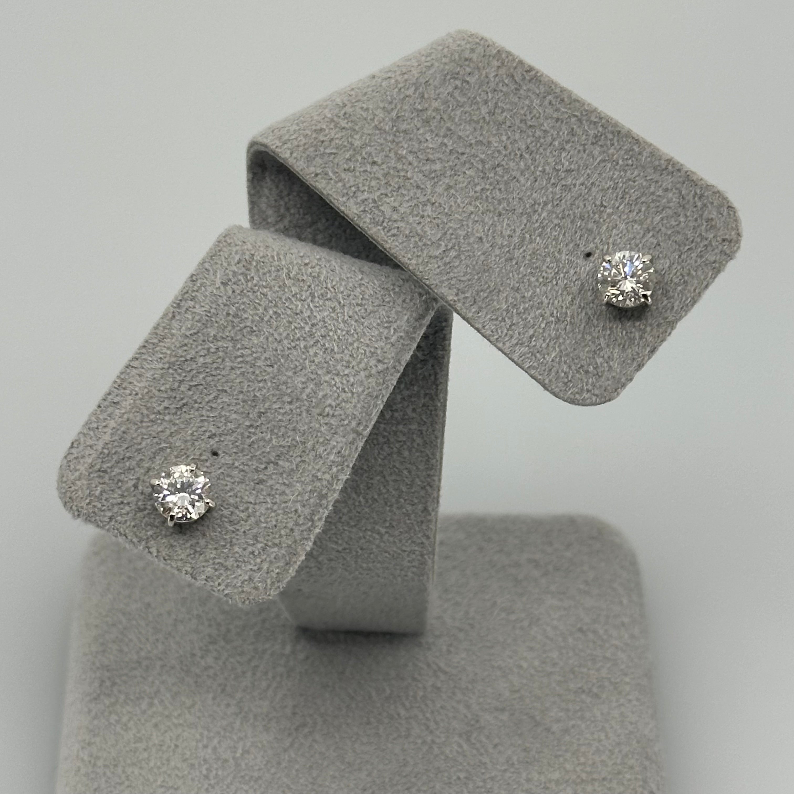 最終値下げ【美品】櫻井彩子さん ポインターパヴェピアス プラチナ Dカラー 最終値下げ【美品】櫻井彩子さん ポインターパヴェピアス プラチナ D