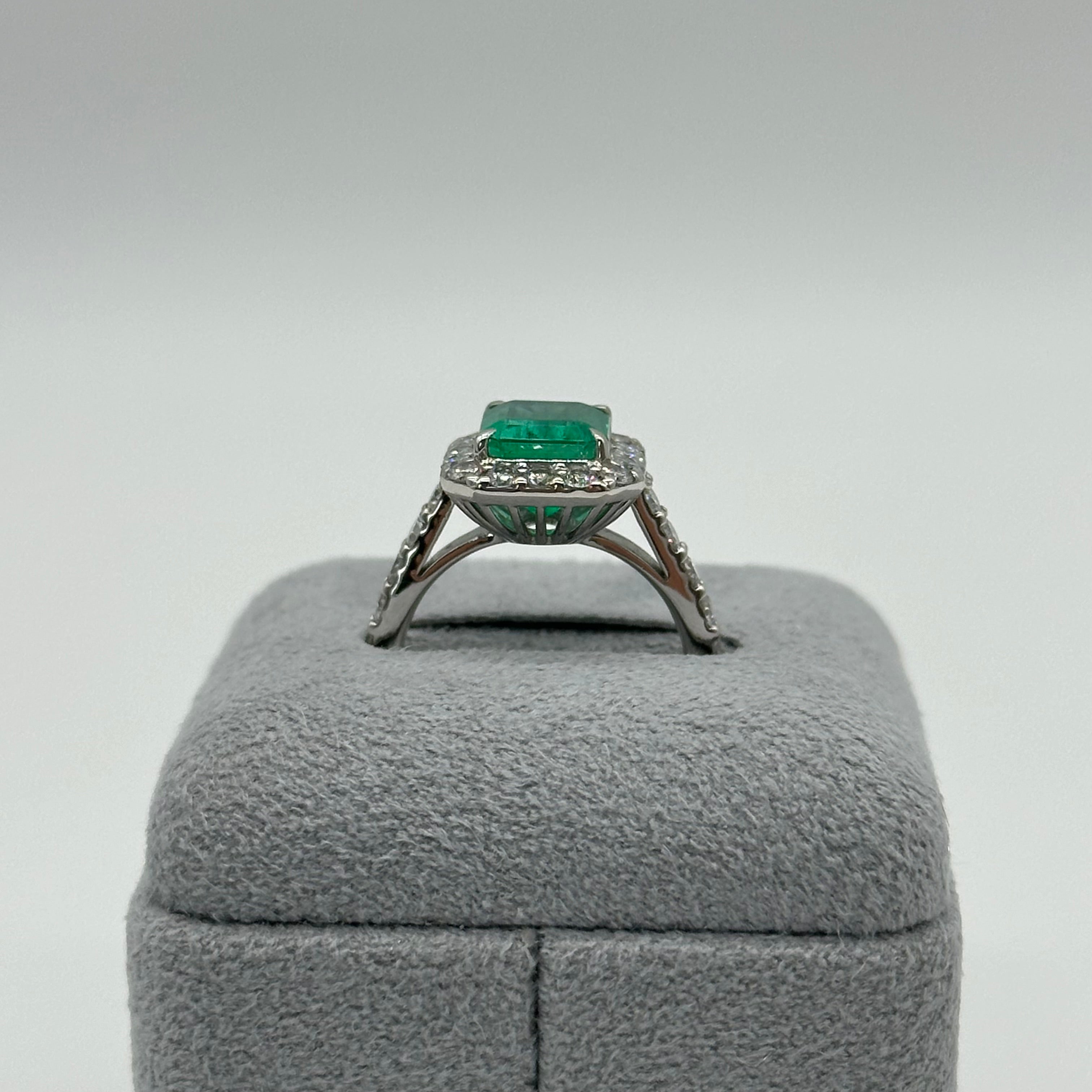 エメラルド 中石2.3ct PT SQ リング｜AYAKO SAKURAI（櫻井 彩子（サクライ アヤコ））公式通販サイト