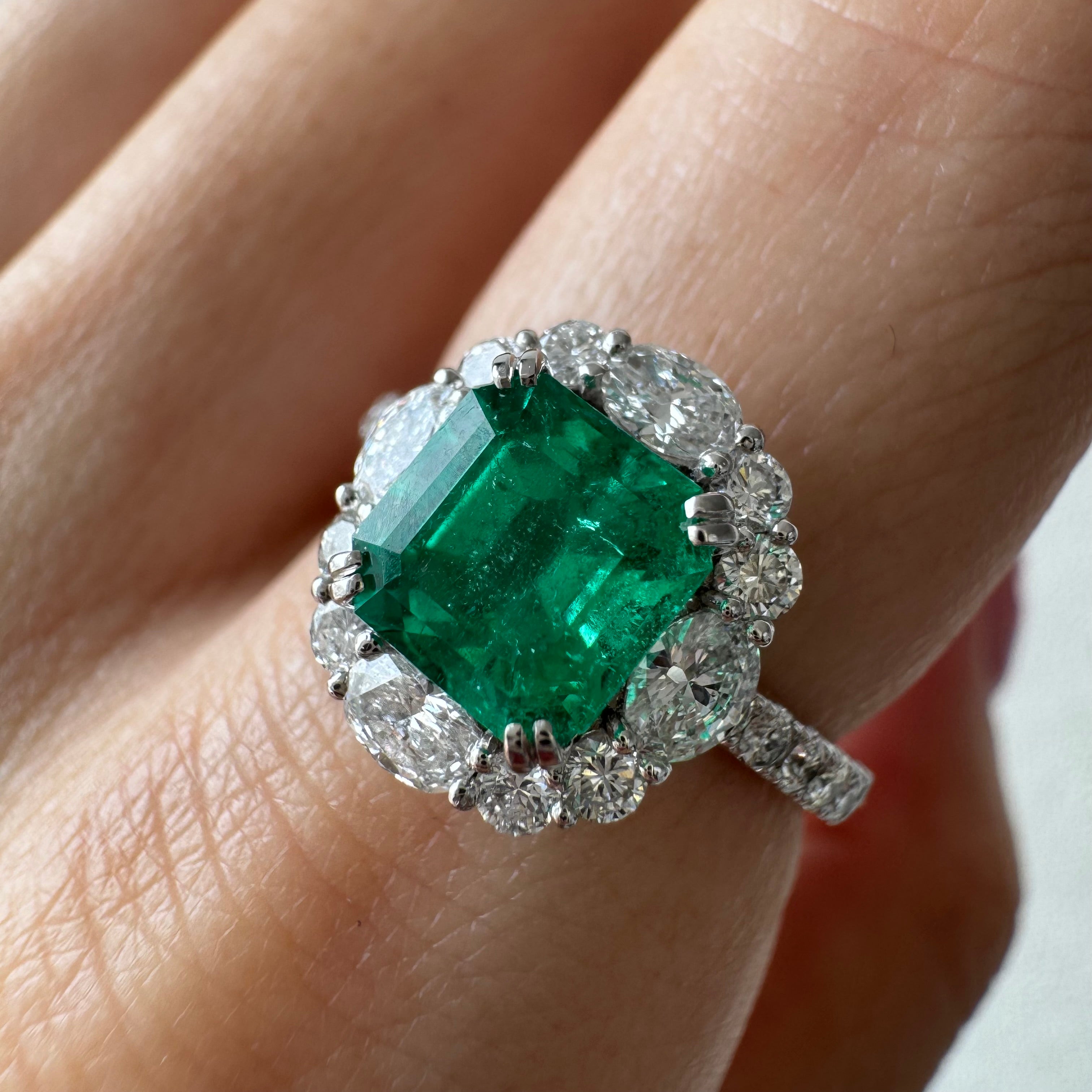 ［一点物］リング 超特品 エメラルド 中石1.7ct前後 SQ PT