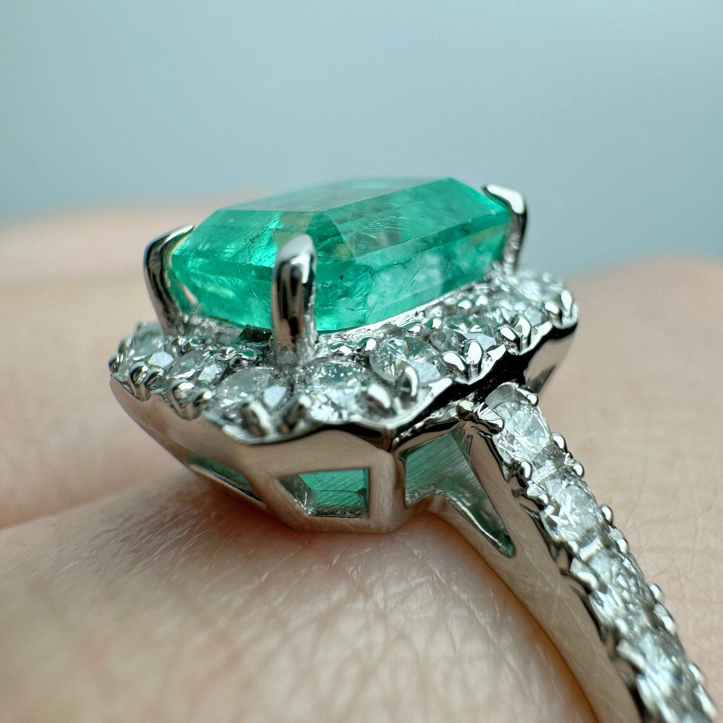 ［一点物］リング エメラルド 1.8ct SQ PT