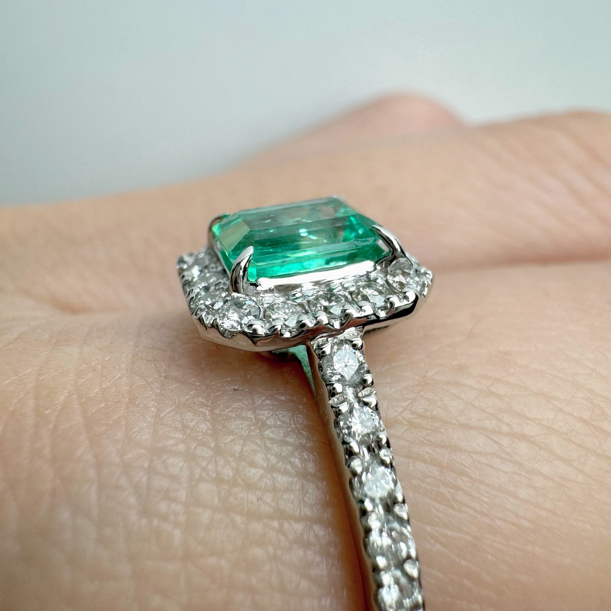 ［一点物］リング エメラルド 0.7ct SQ PT