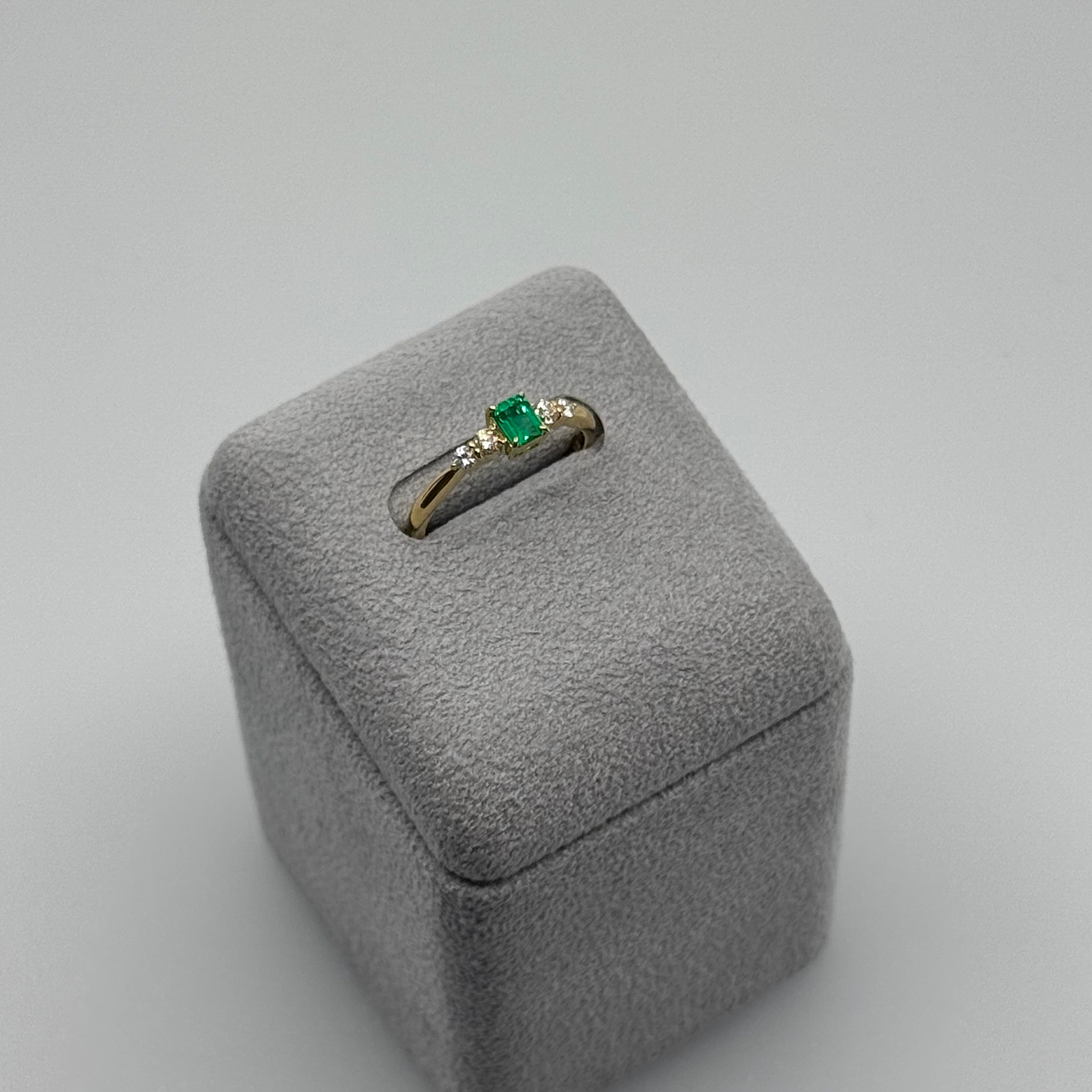 29［一点物］リング エメラルド 0.26ct SQ K18YG