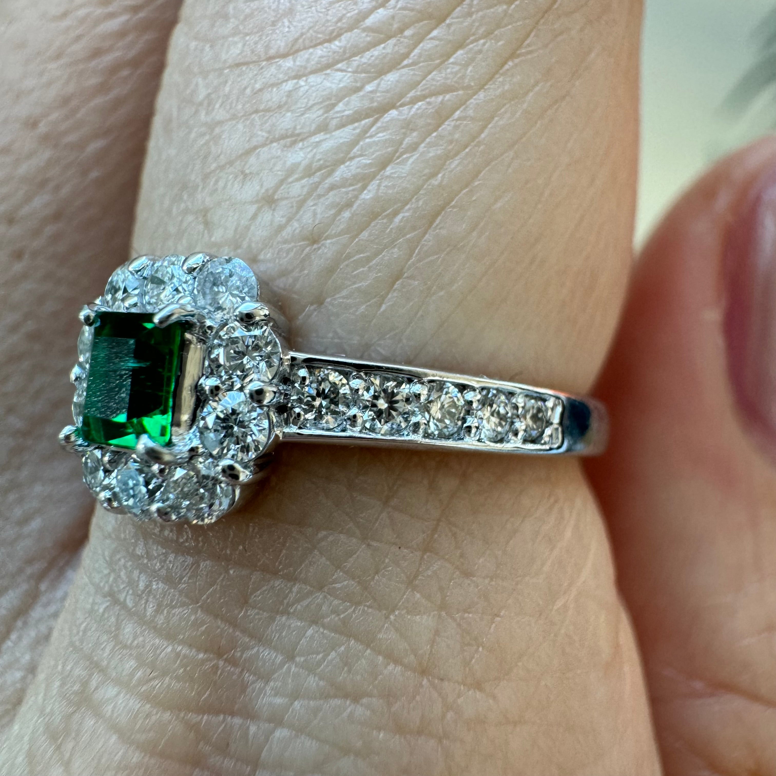 65-綺麗 エメラルドリング EM 0.18ct前後 SQ PT〜お買い得｜AYAKO SAKURAI（櫻井 彩子（サクライ アヤコ））公式通販サイト