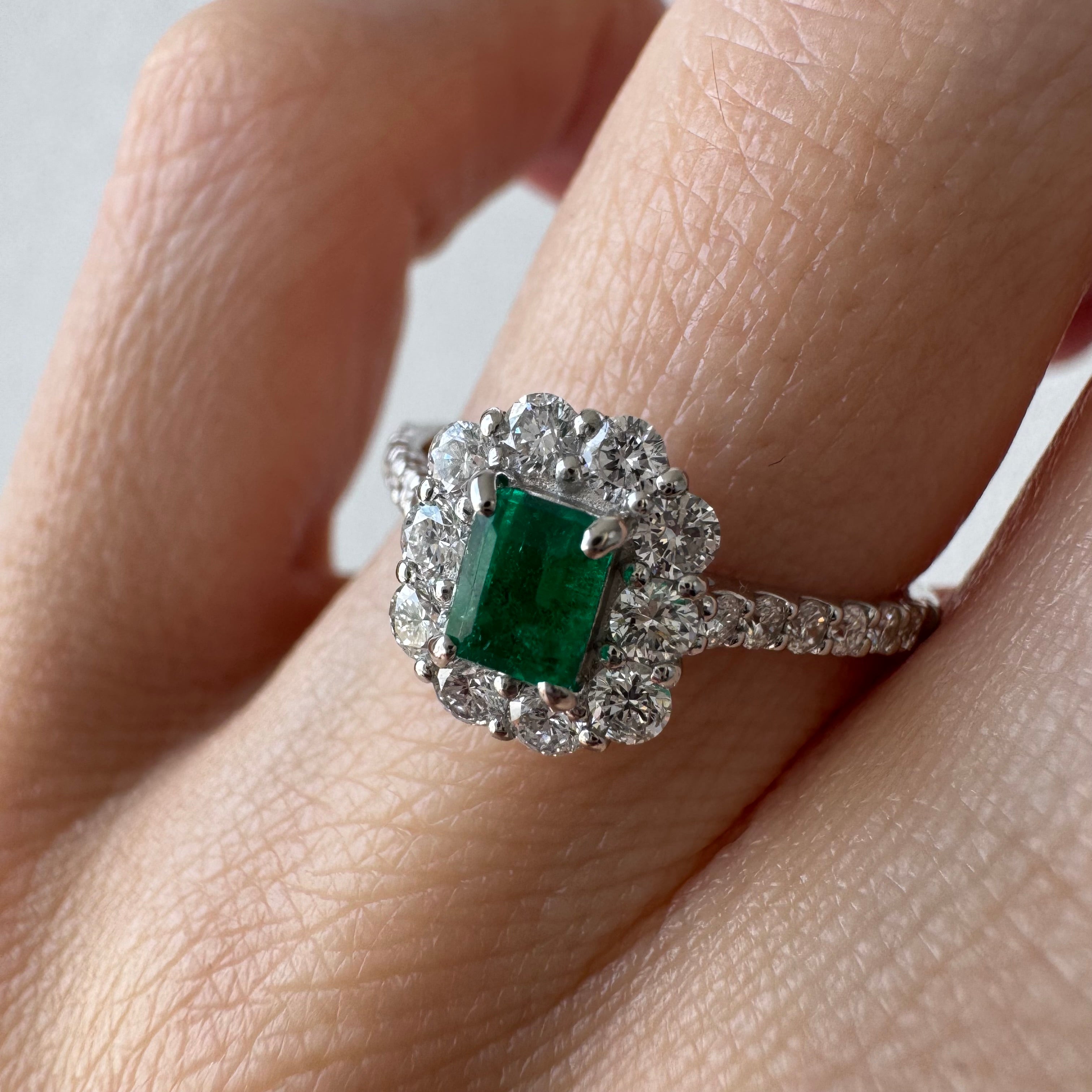 28［一点物］リング エメラルド 0.3ct前後 SQ PT