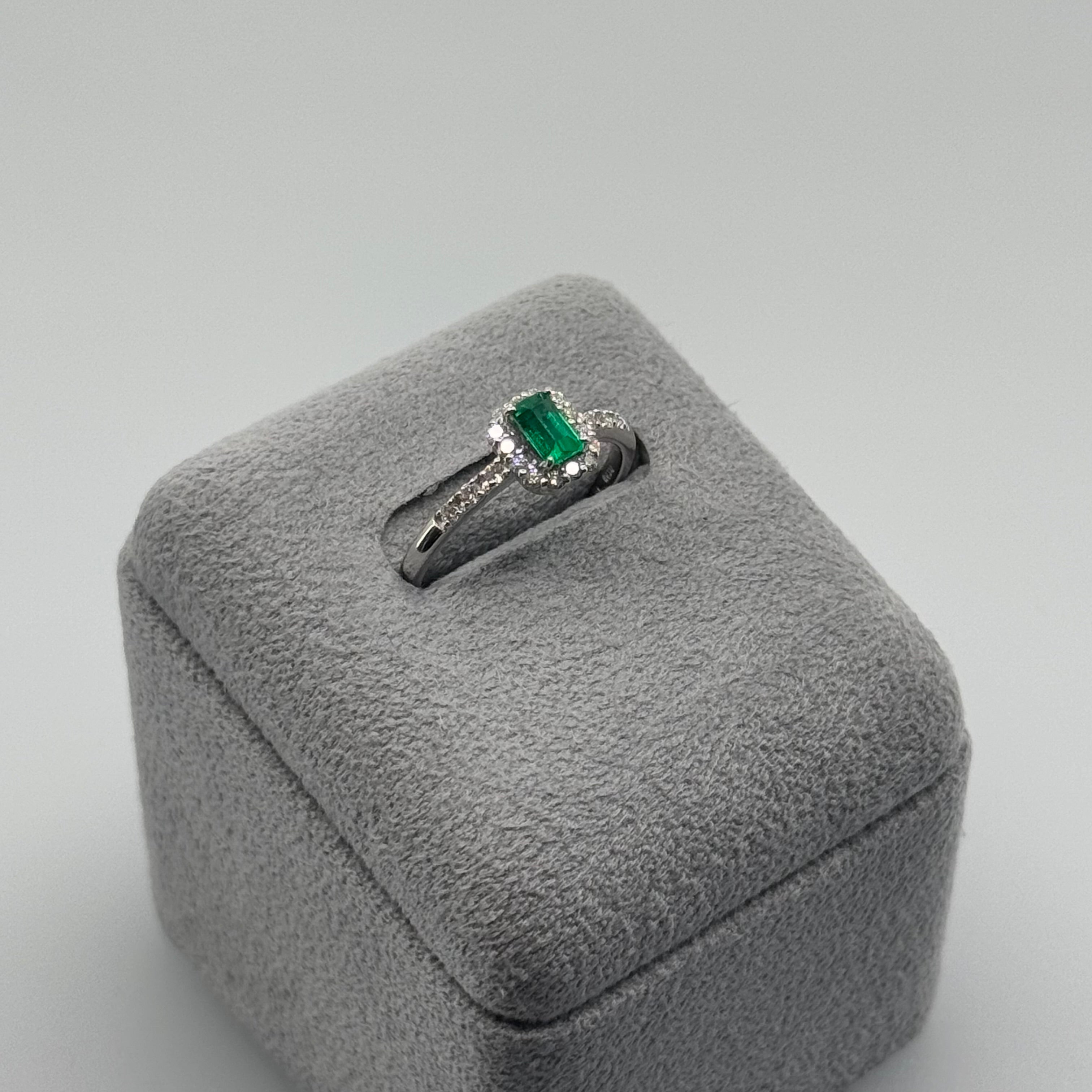 31［一点物］リング エメラルド 0.3ct SQ PT