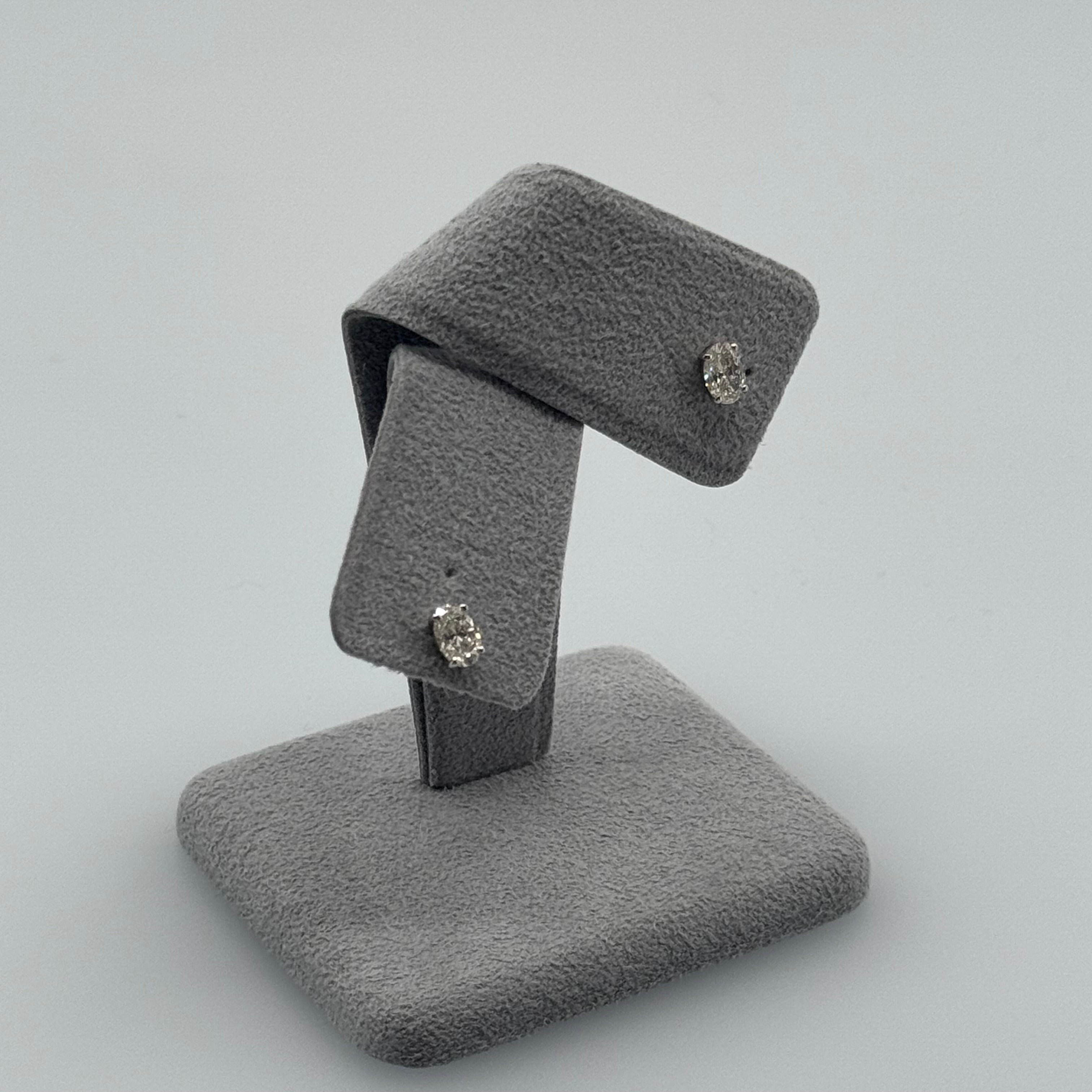 ［一点物/コリンヌ］ピアス ダイヤ 0.5ct×2 OV PT