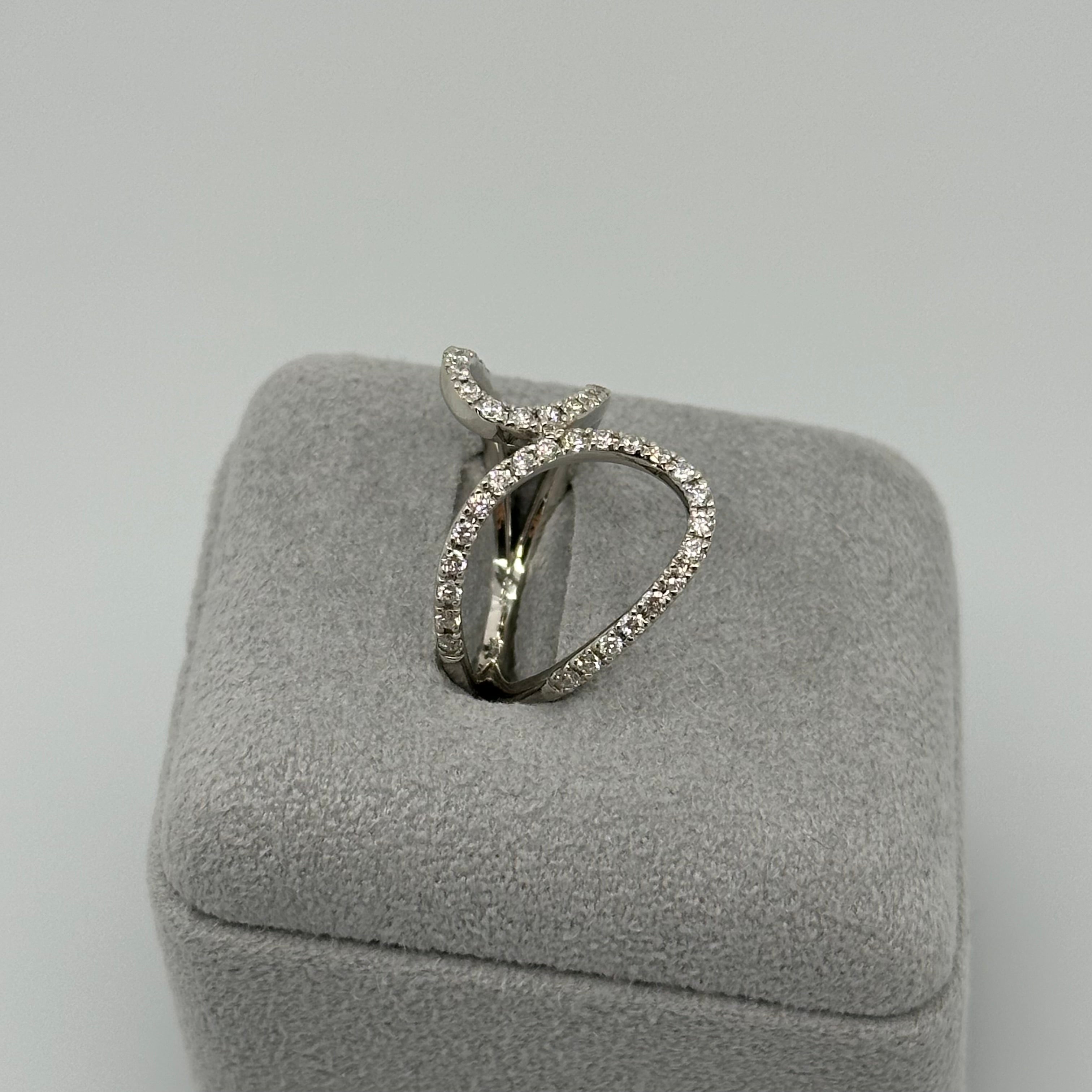 【サンチュール】リング　ダイヤ