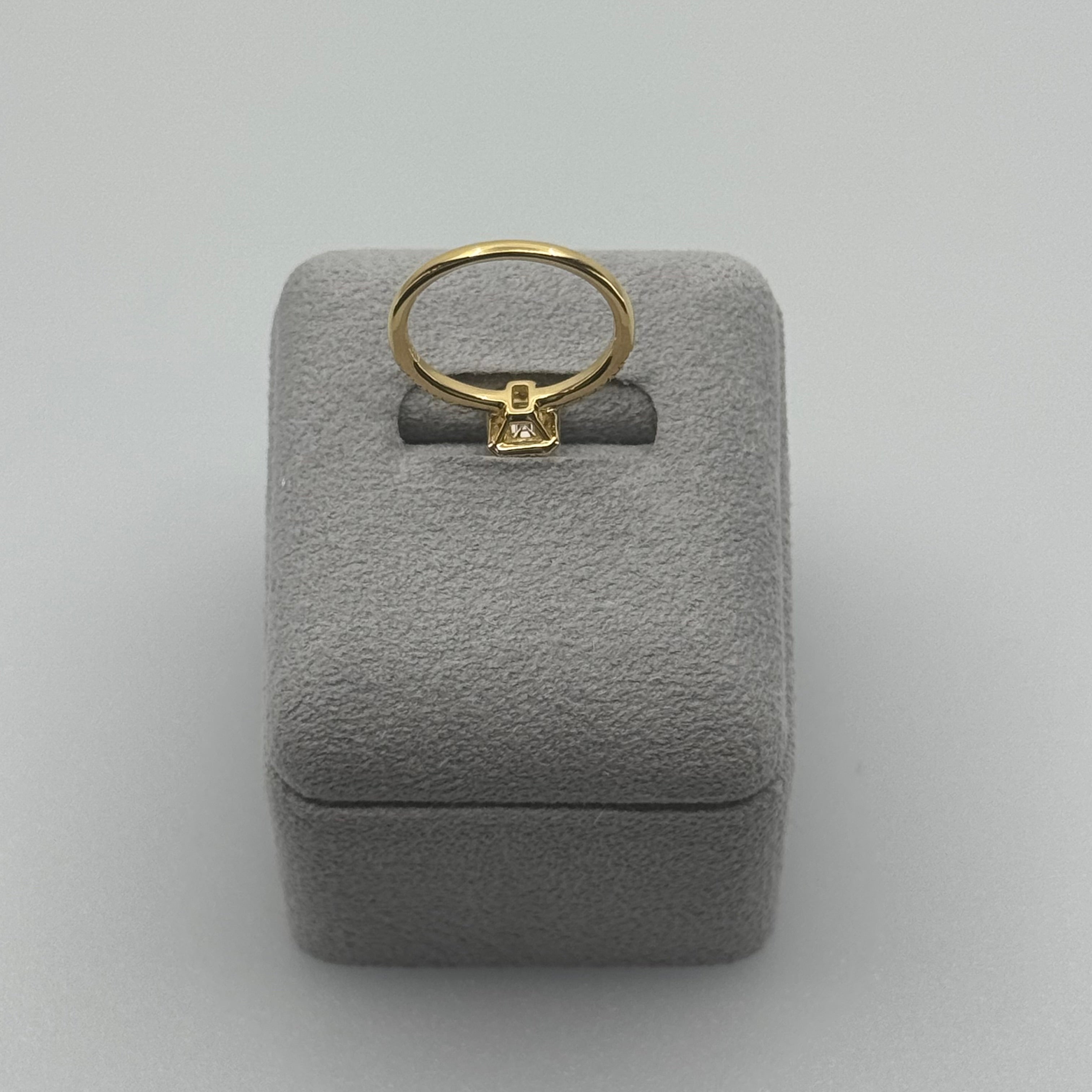 4［一点物/オルコスEM角］リング ダイヤ 0.3ct SQ PT K18YG