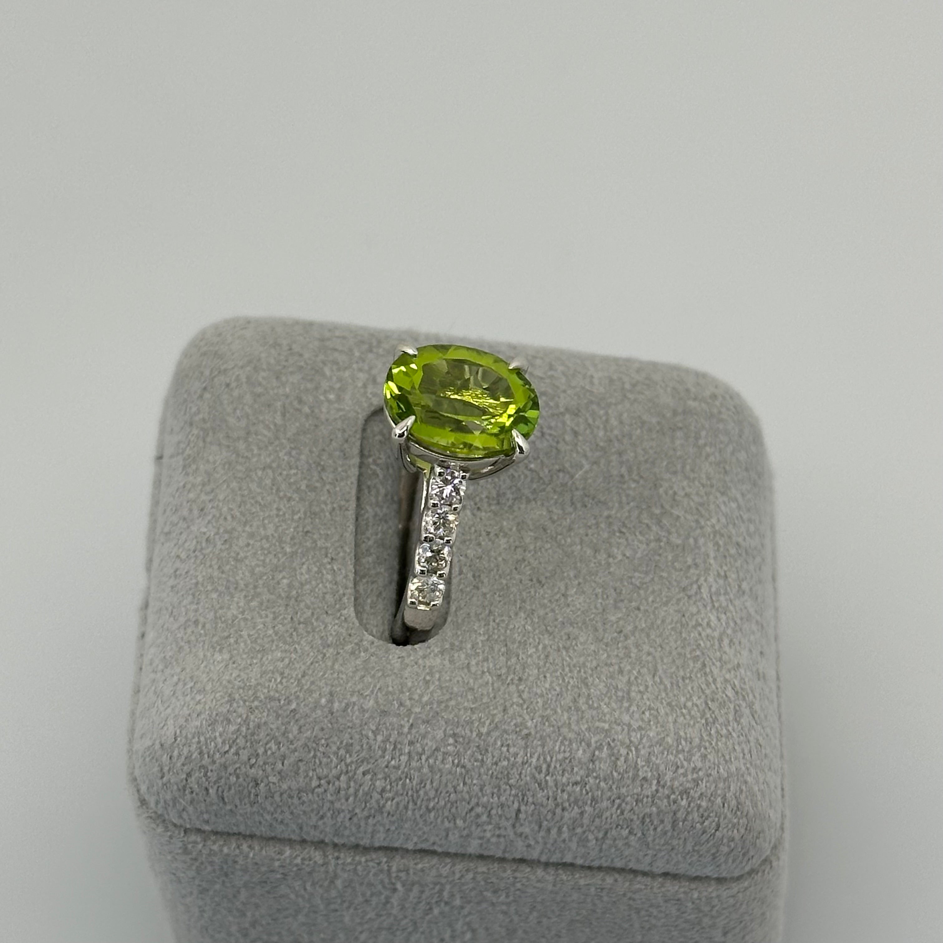 182［一点物/ソワレ］リング ペリドット 4.2ct前後 OV PT
