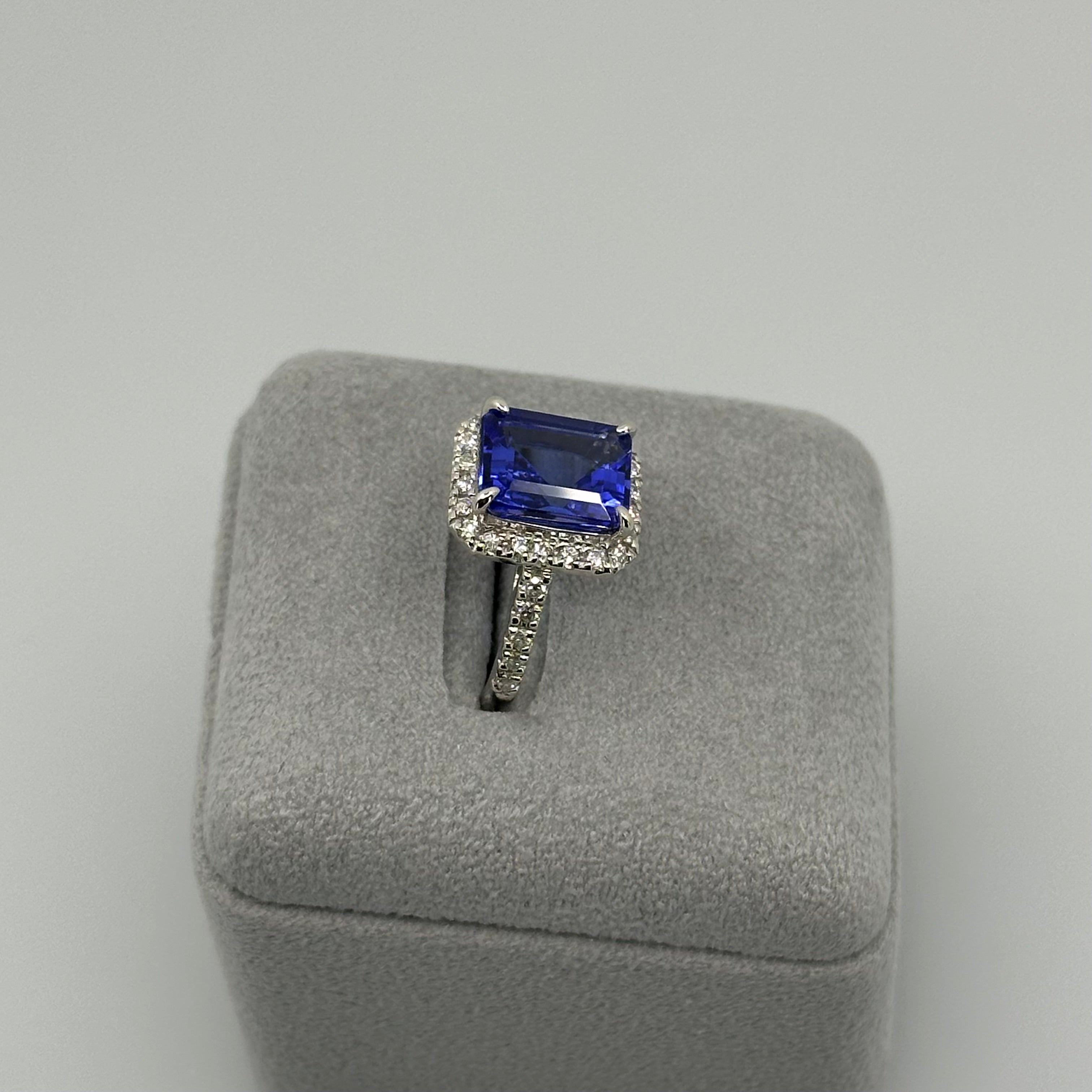 195［一点物］リング タンザナイト 4.2～4.8ct SQ PT