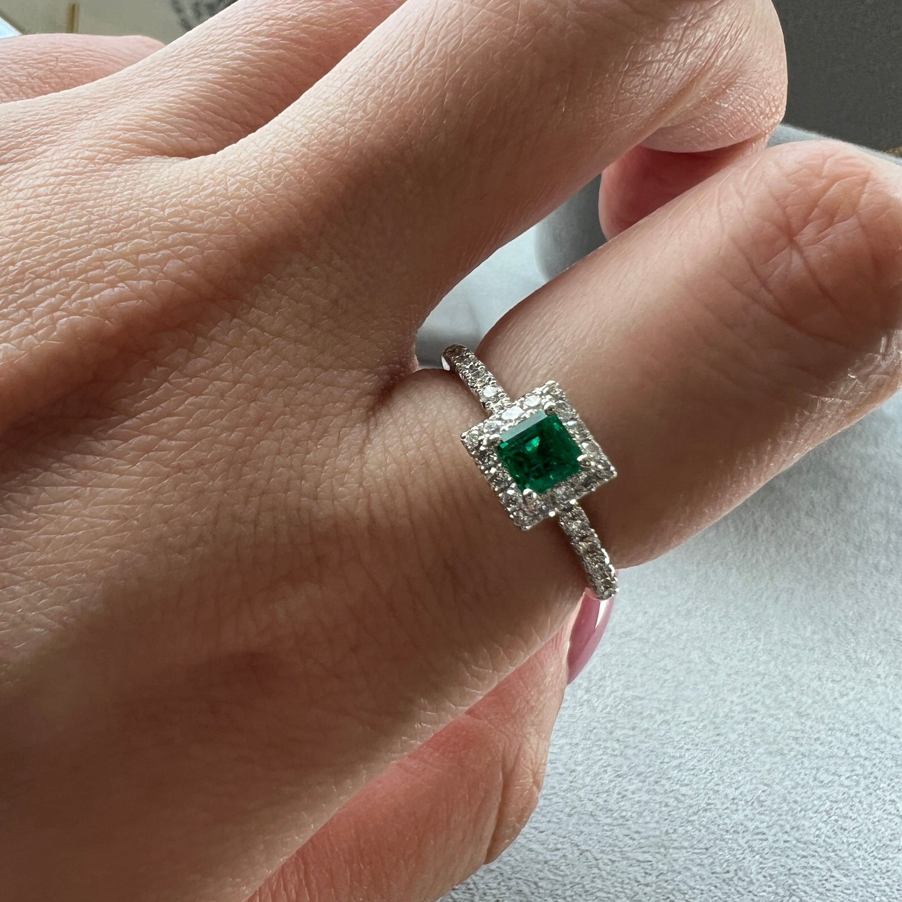 18-①エメラルド 0.3ct前後 SQ PT リング〜特品 超キレイ 色濃い 激安｜AYAKO SAKURAI（櫻井 彩子（サクライ アヤコ））公式通販サイト