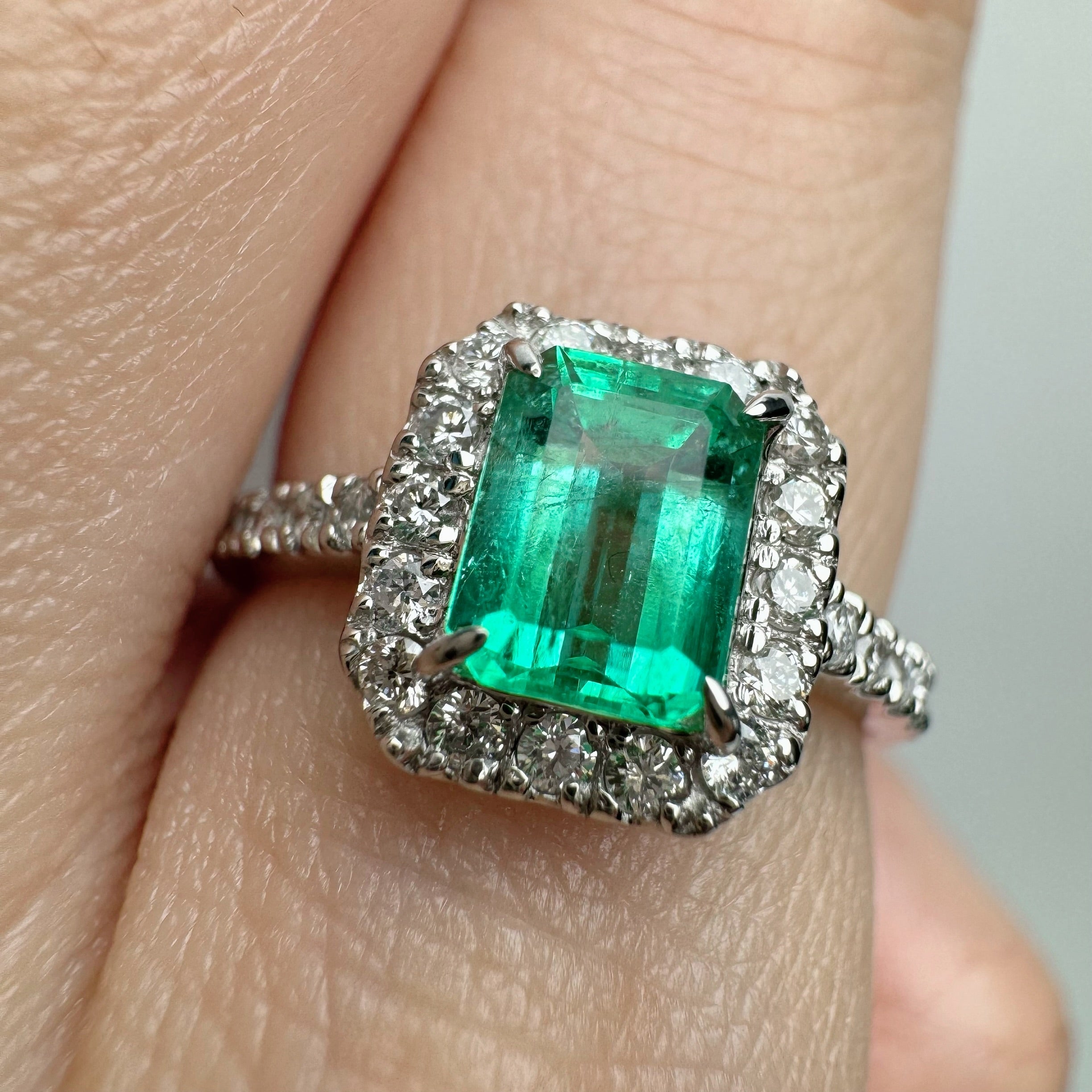 ［一点物］リング エメラルド 0.7ct SQ PT