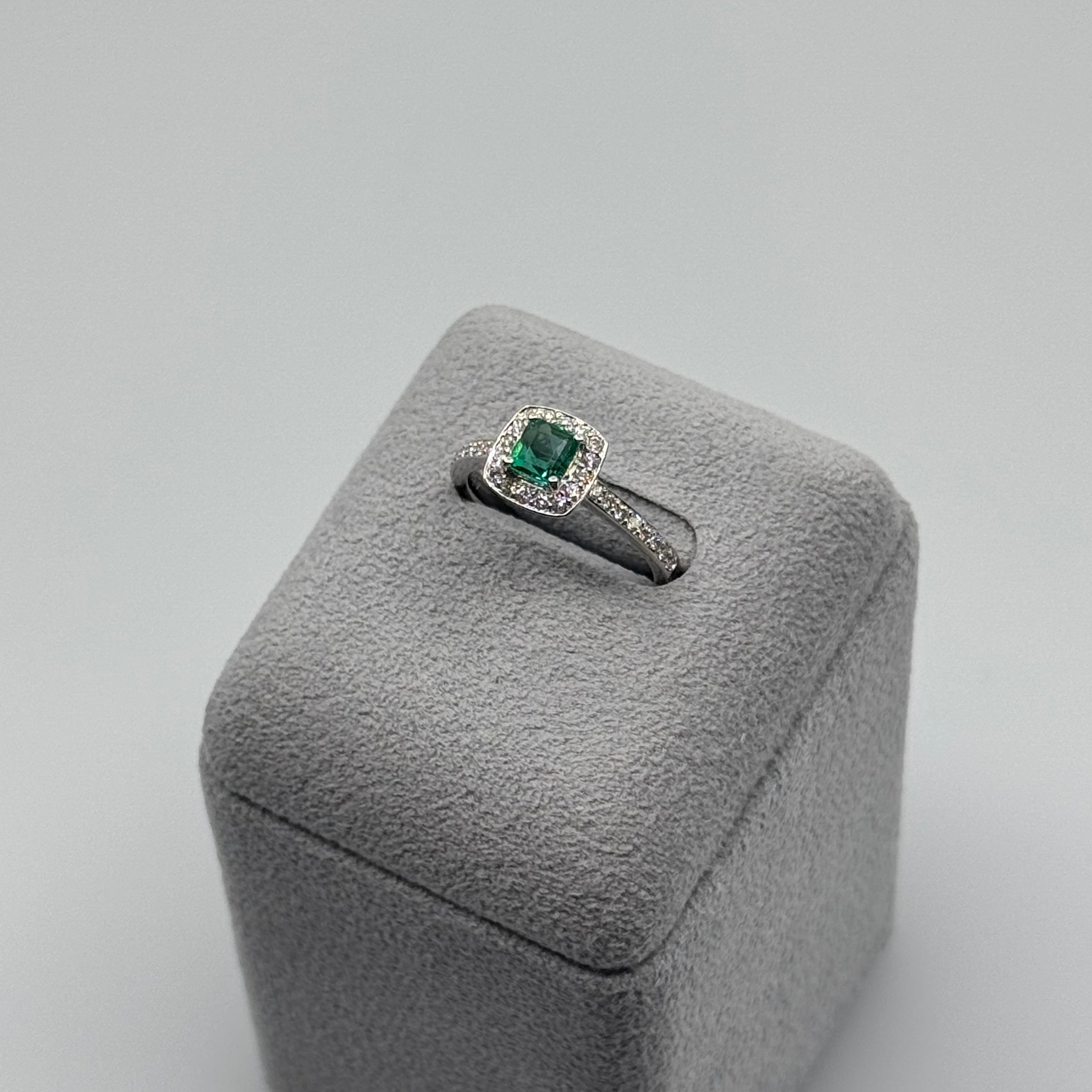 20［一点物］リング エメラルド 0.5ct前後 SQ PT