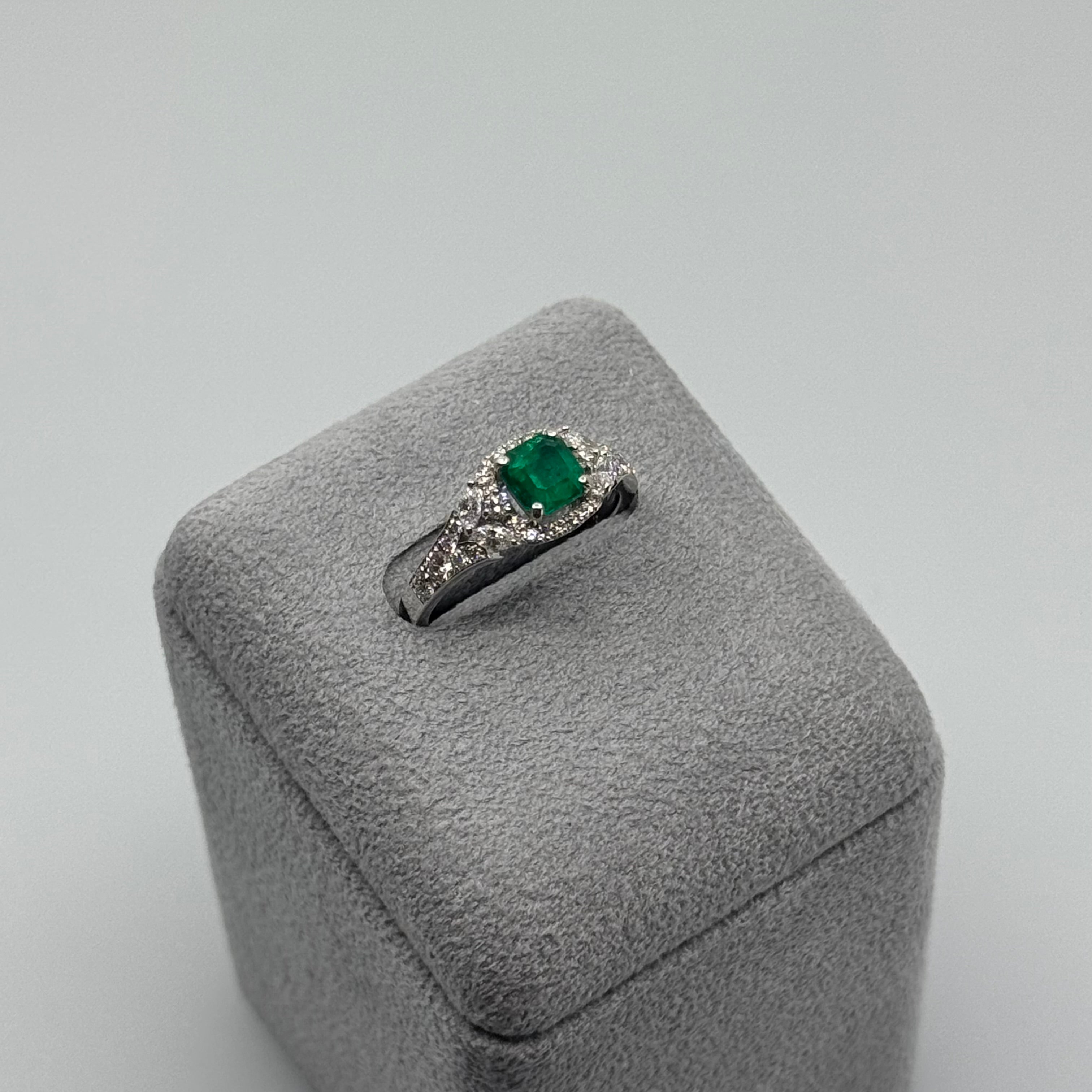 11［一点物］リング エメラルド 0.8ct前後 SQ PT