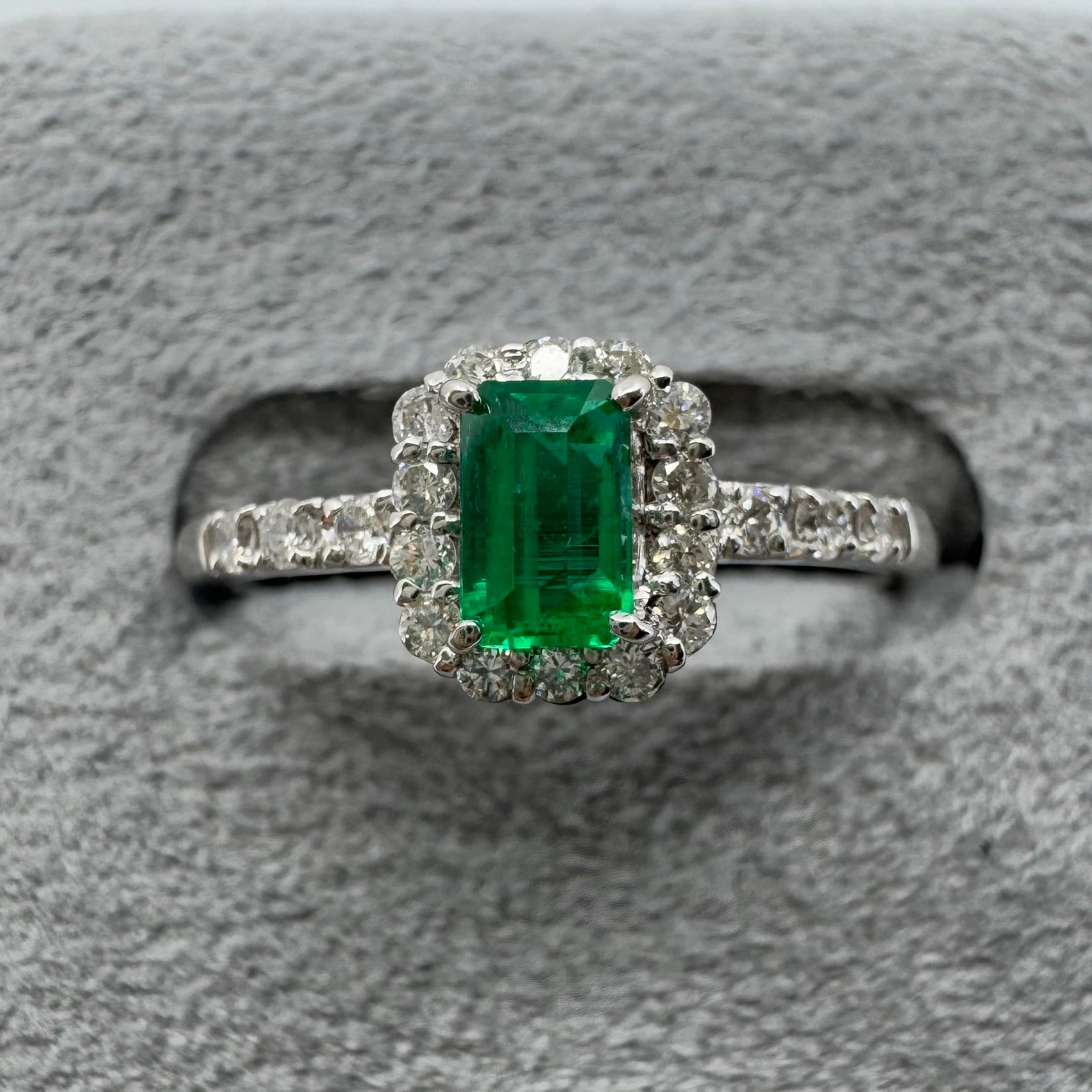 31［一点物］リング エメラルド 0.3ct SQ PT