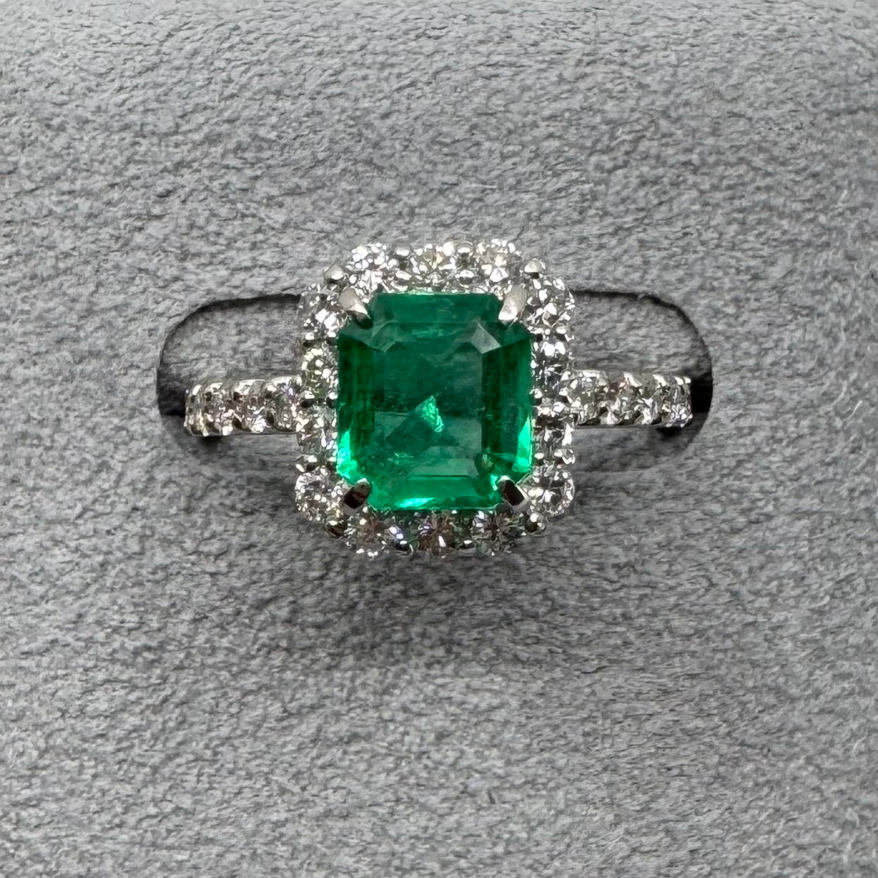 23［一点物］リング エメラルド 1.1ct SQ PT