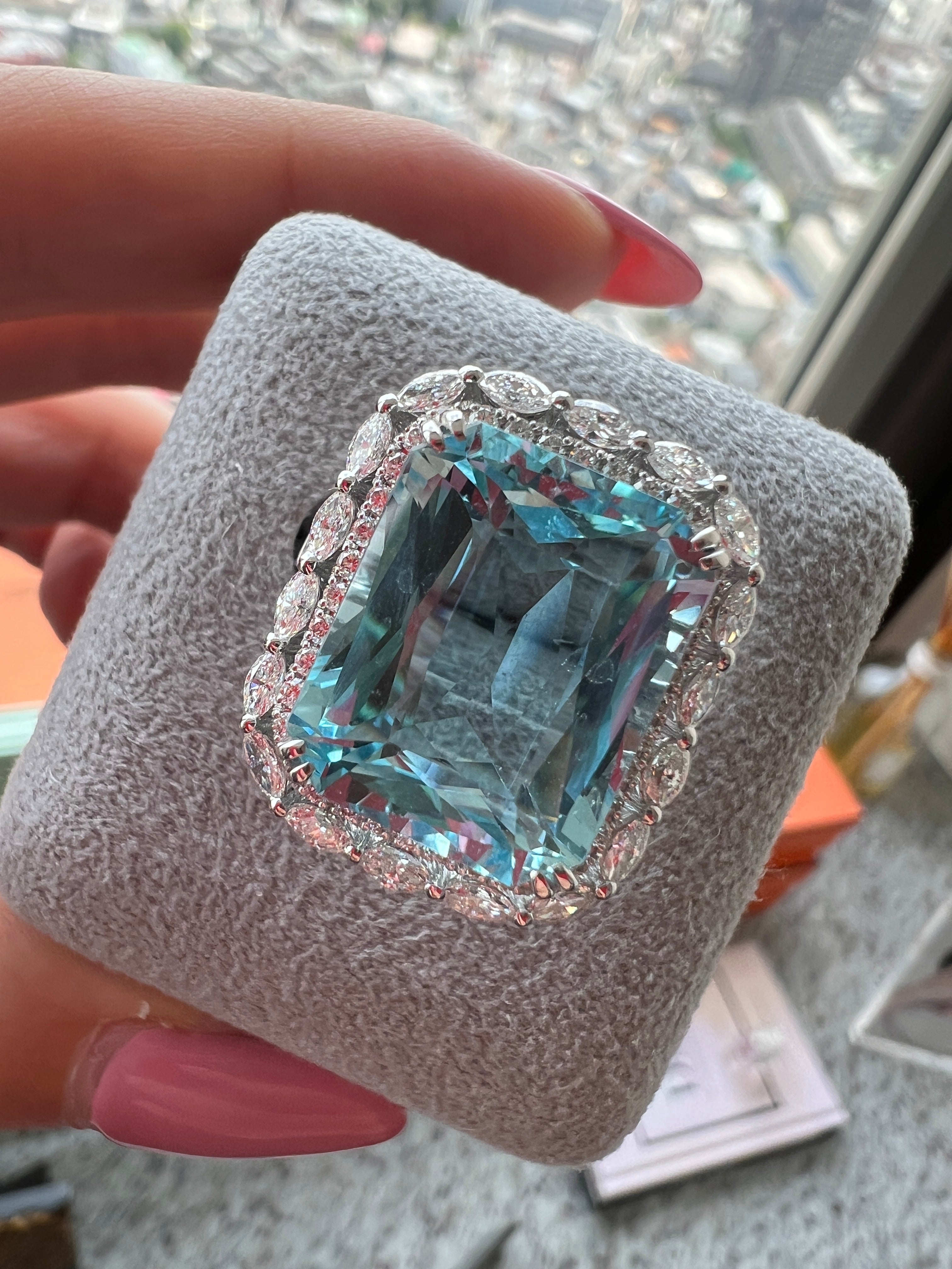 アクアマリンの歌声