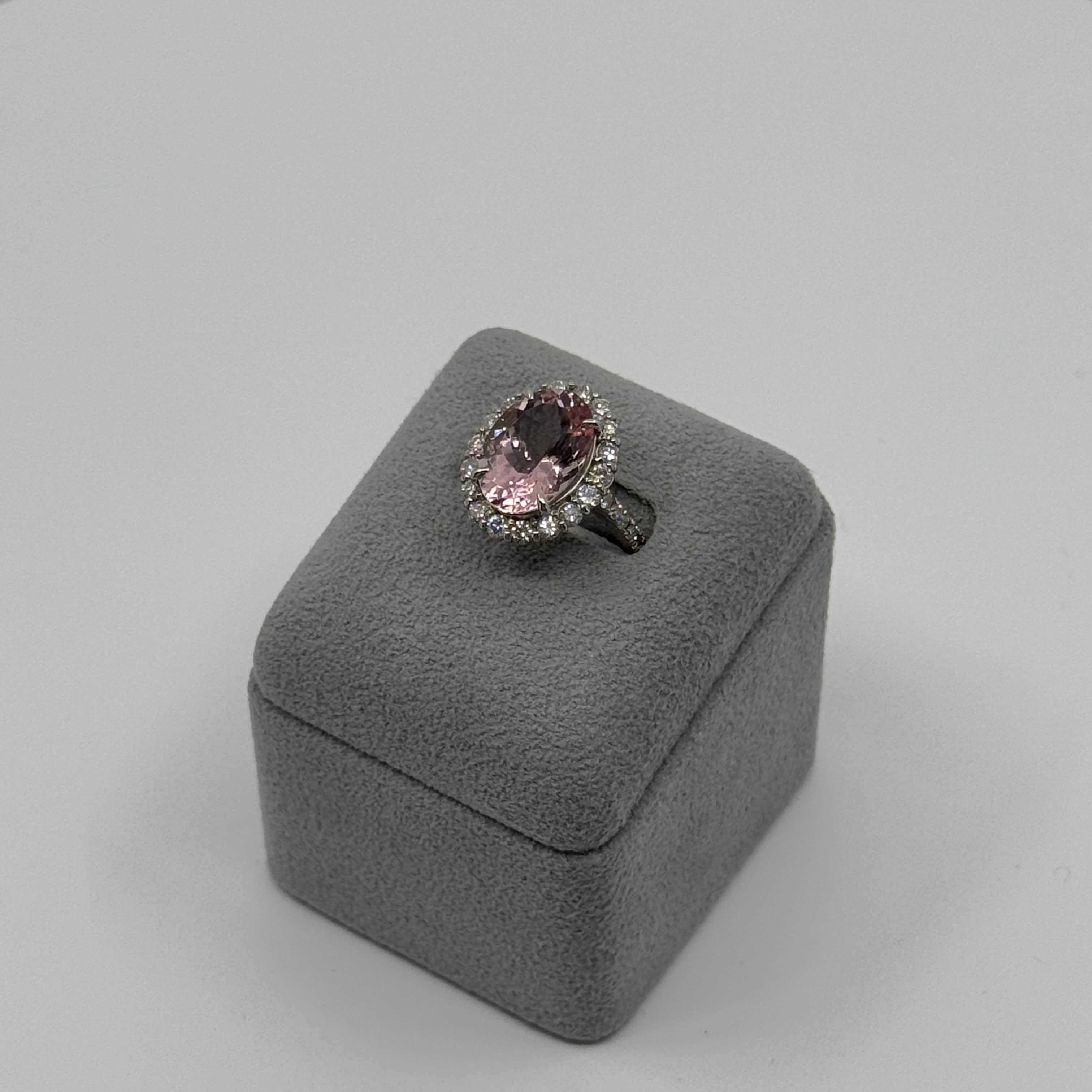 146［一点物］リング モルガナイト 中石5.3ct OV PT