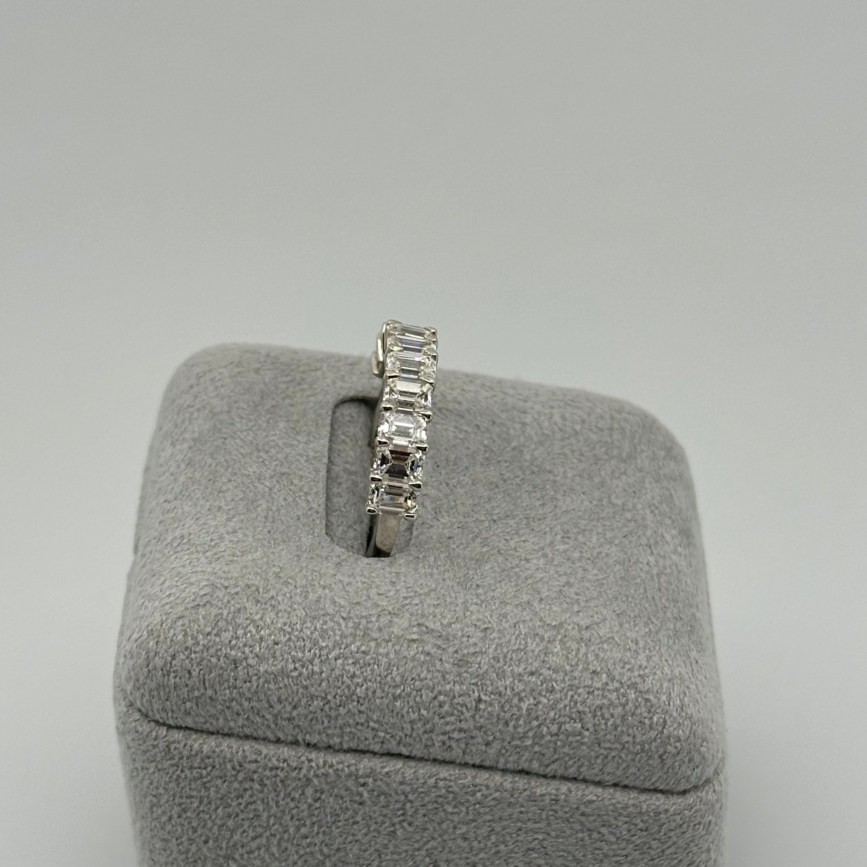 ［エクラ］リング ダイヤ 1pc0.2ct前後×10pc 1.8ct前後 EM