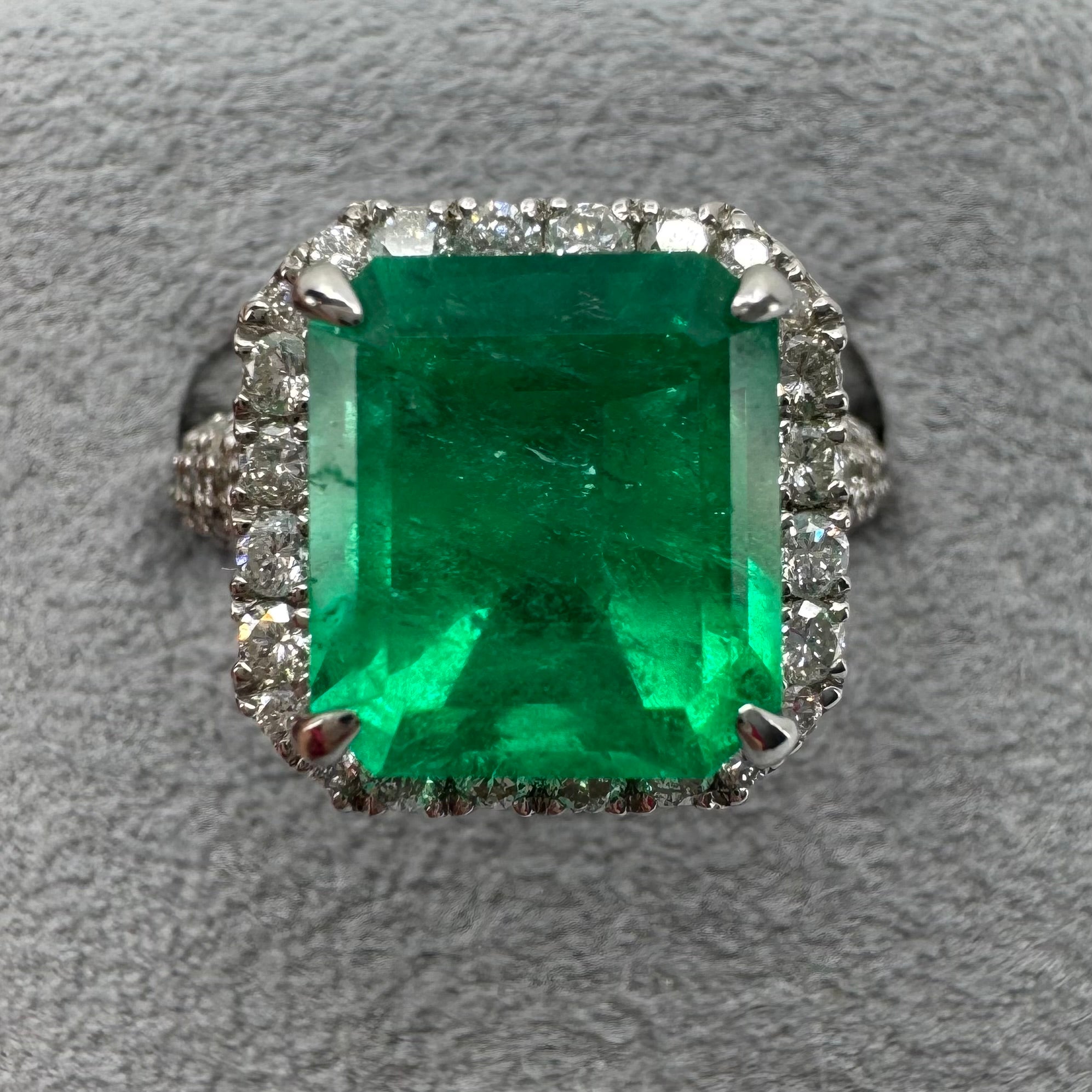 70［一点物］リング エメラルド 5.1ct SQ PT