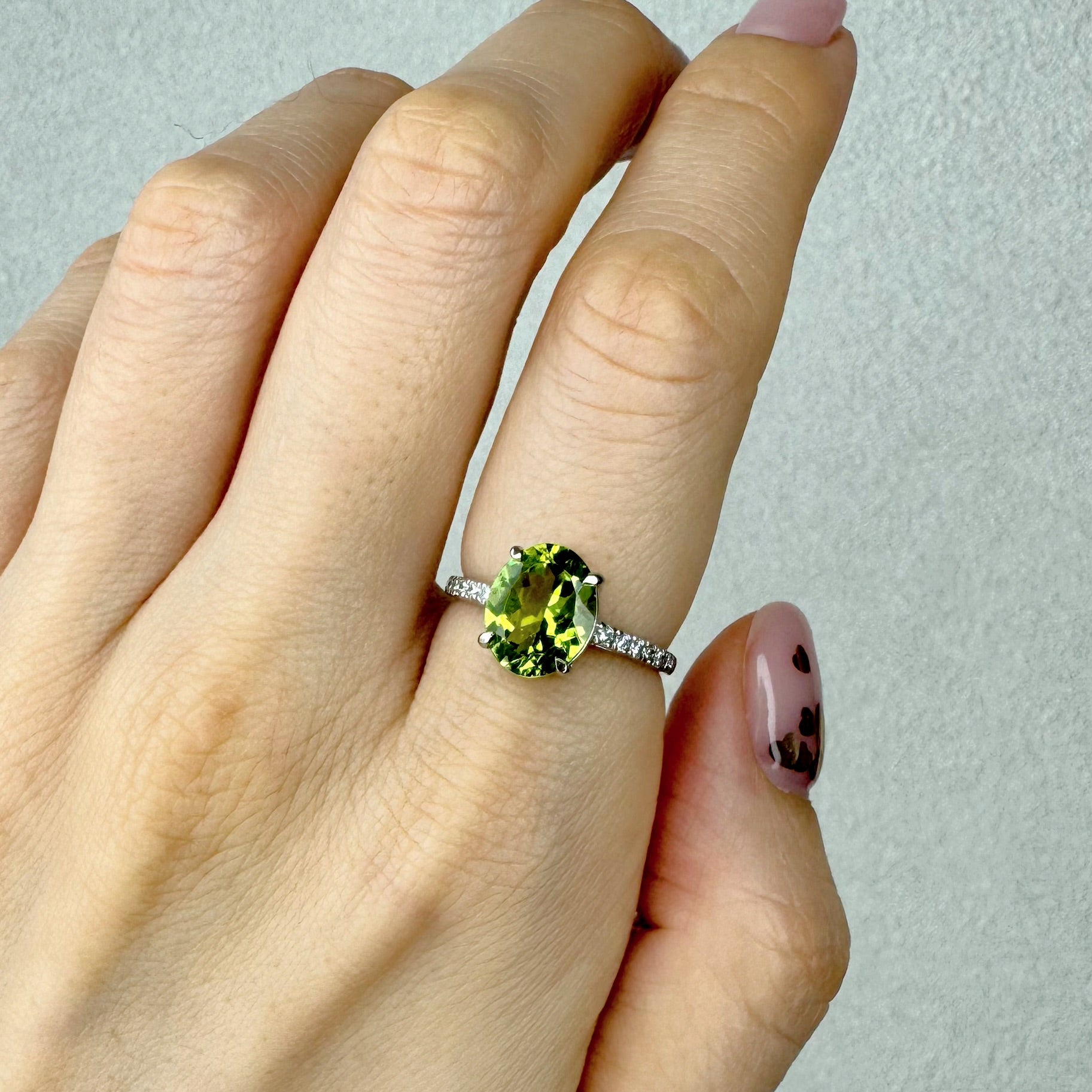 181［一点物］リング ペリドット 2ct OV PT