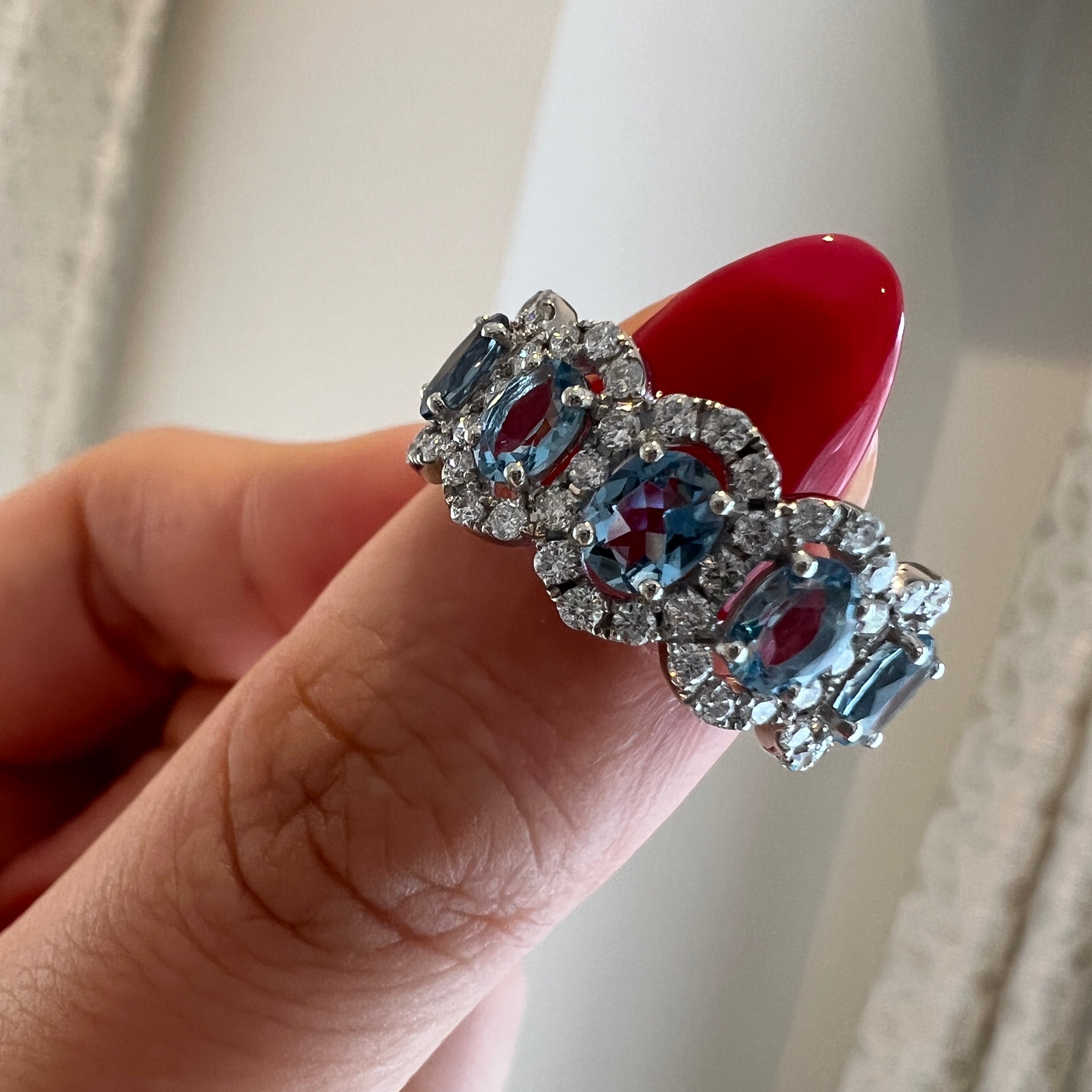 アクアマリンの歌声