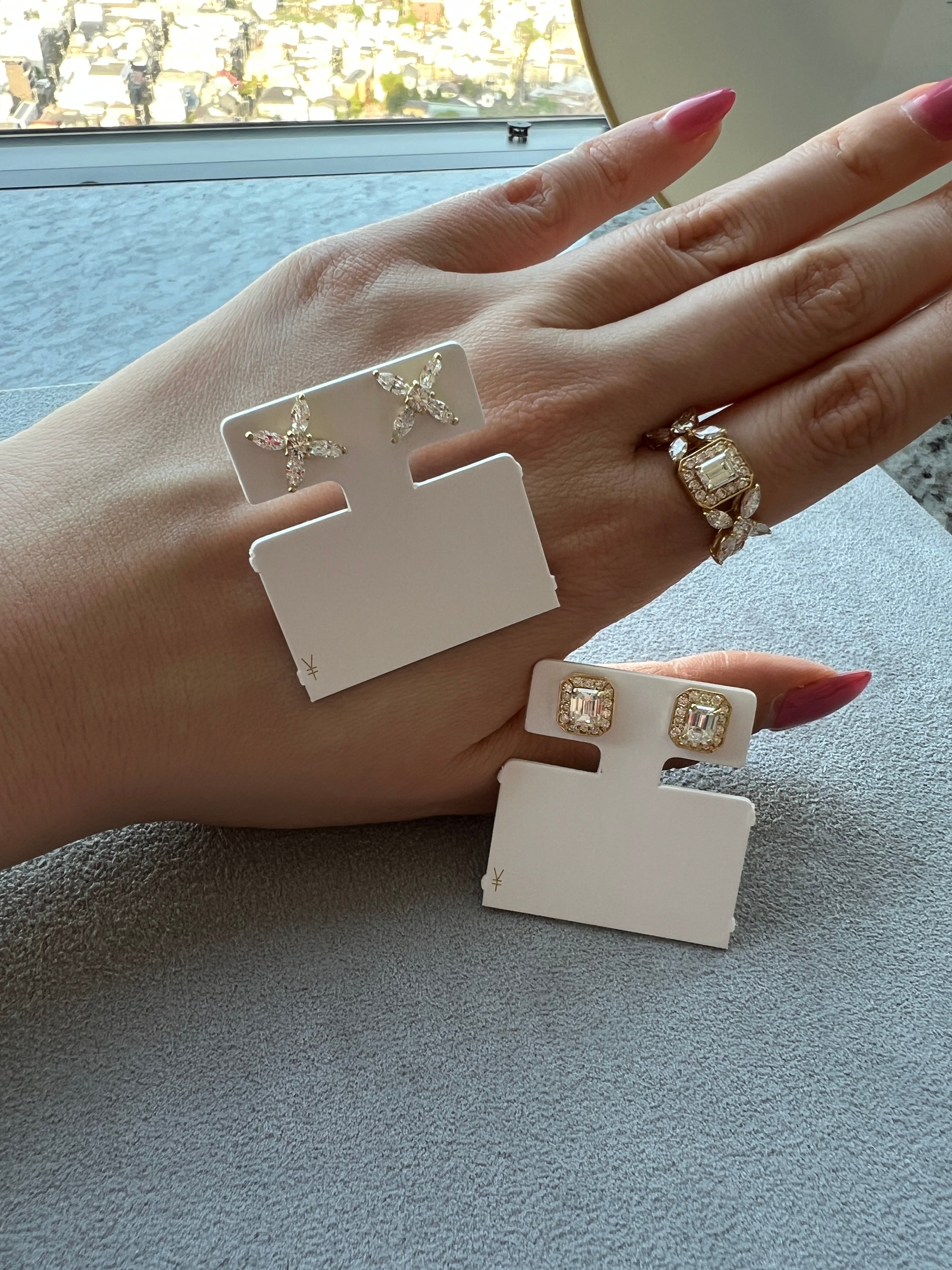 ［アロマ］ピアス