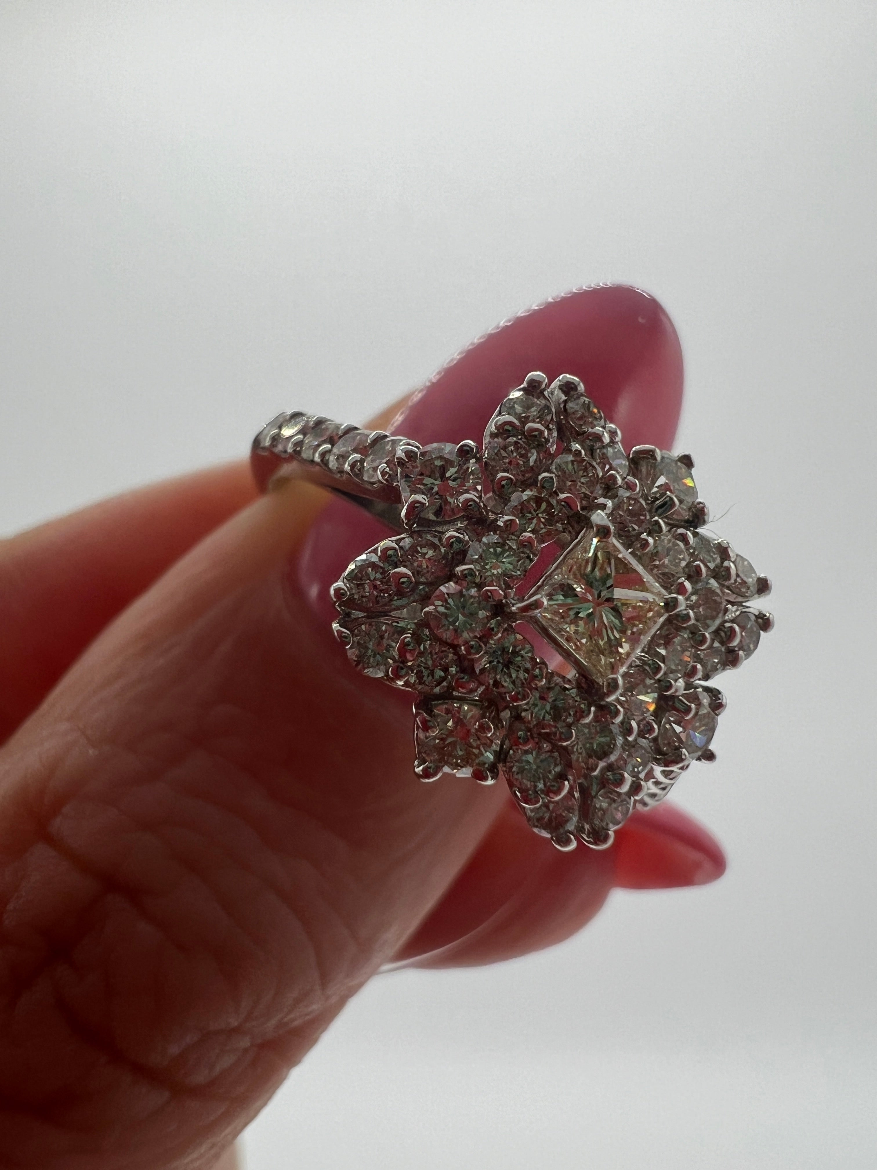 新作 アラベスク〜白いダイヤ&ラウンドメレ｜AYAKO SAKURAI（櫻井 彩子（サクライ アヤコ））公式通販サイト