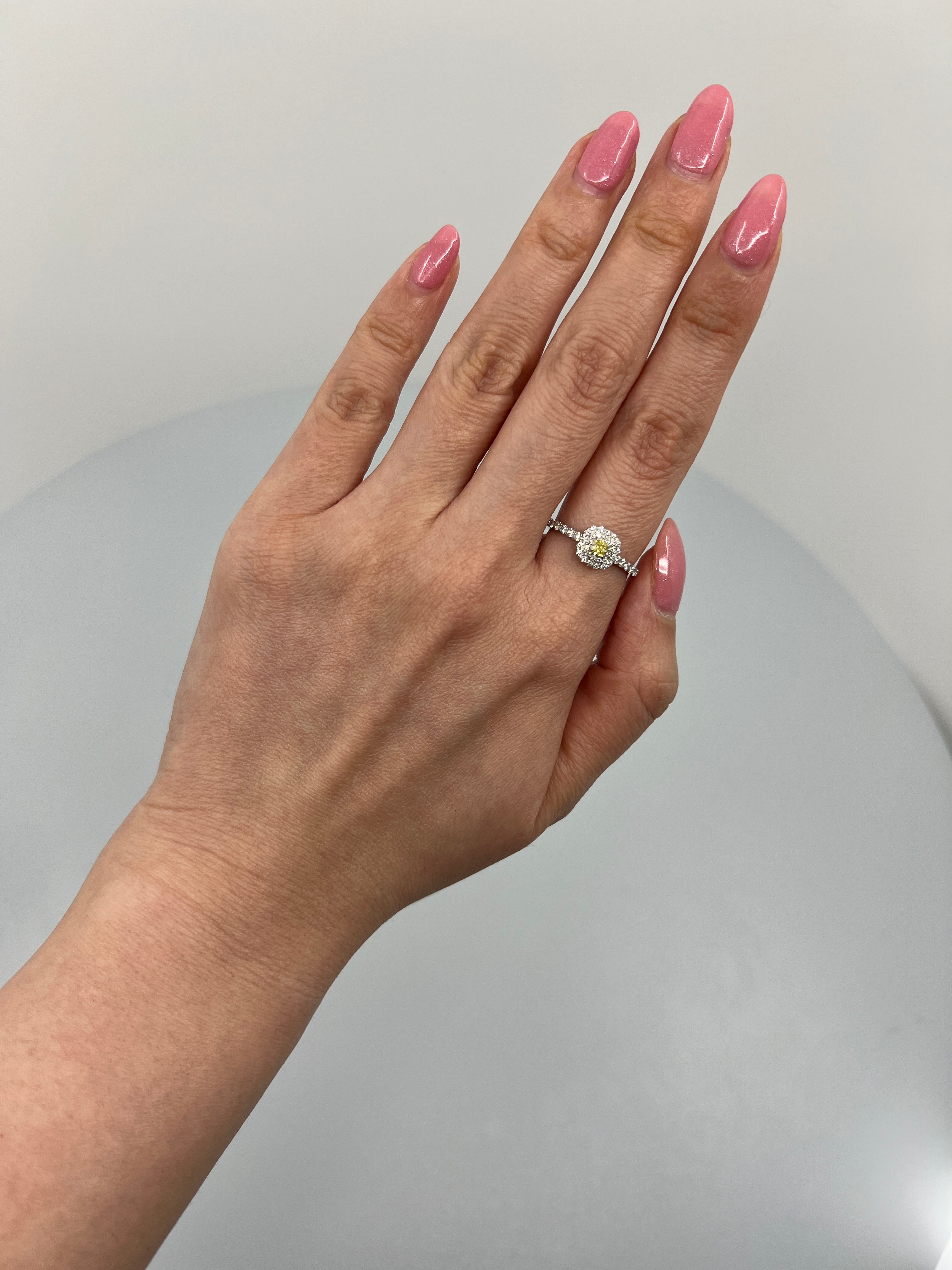 ［ジョーヌ］ピアス ダイヤ 0.15ct×2 SQ PT