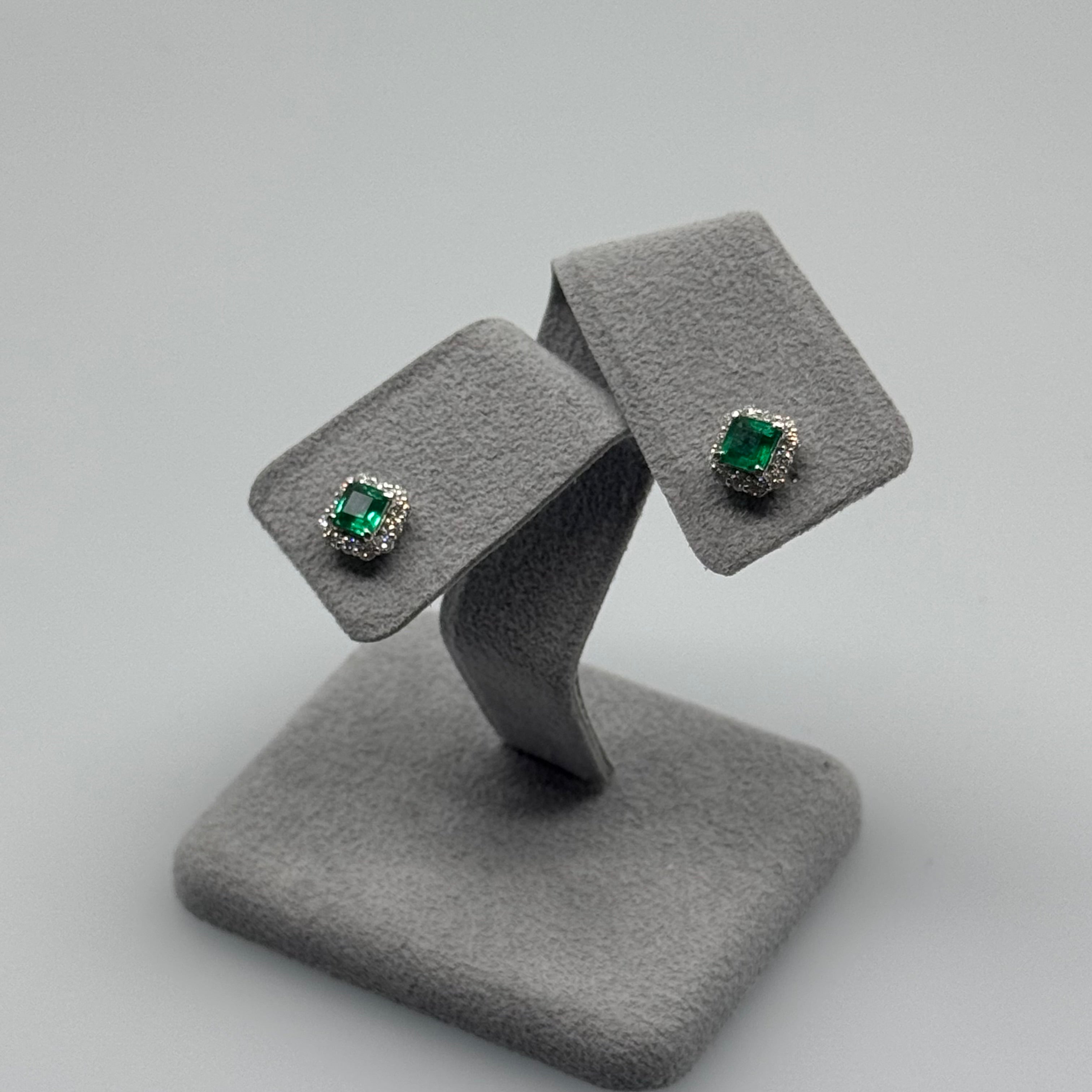 35［一点物/エムロード］ピアス エメラルド 0.57ct前後×2 SQ PT