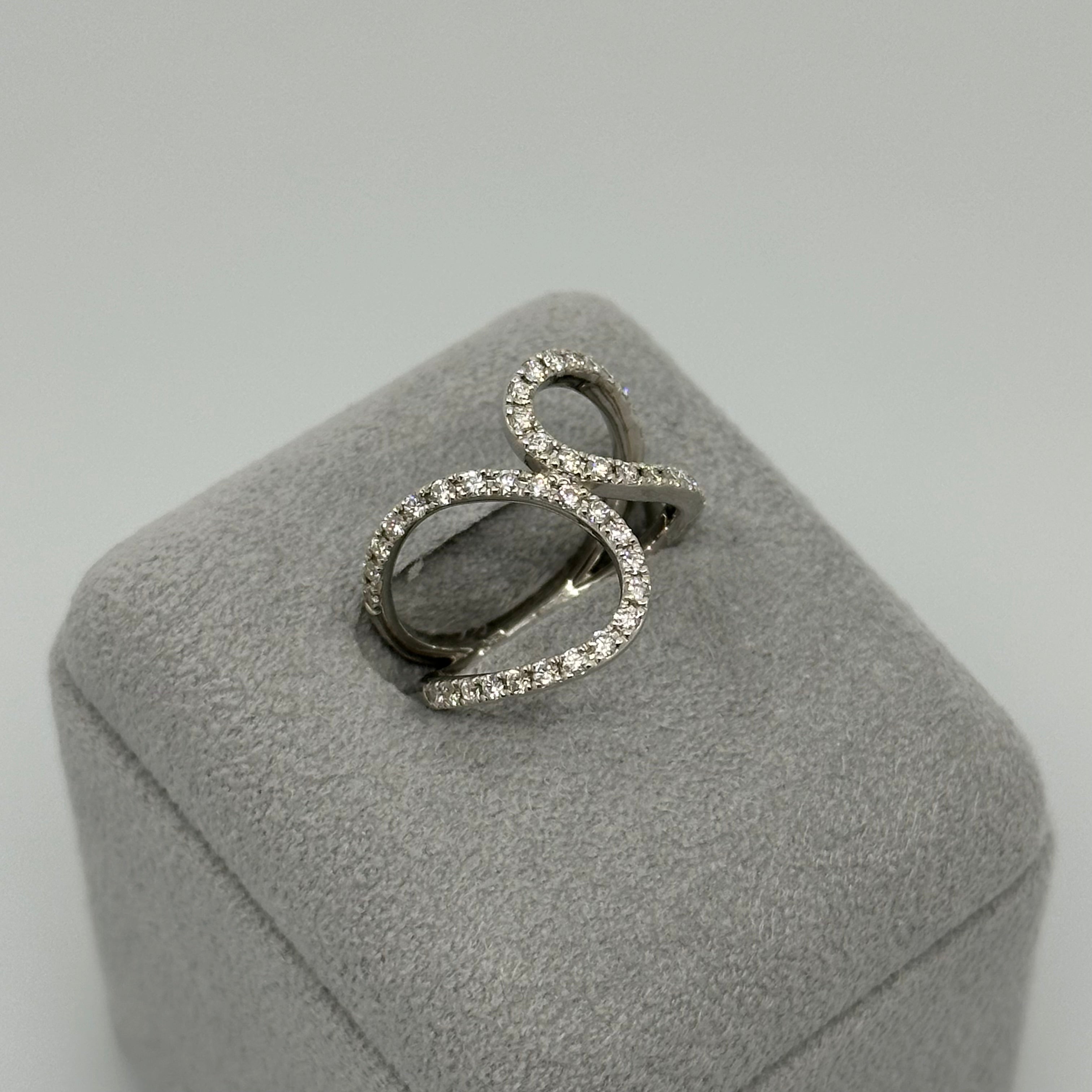 【サンチュール】リング　ダイヤ