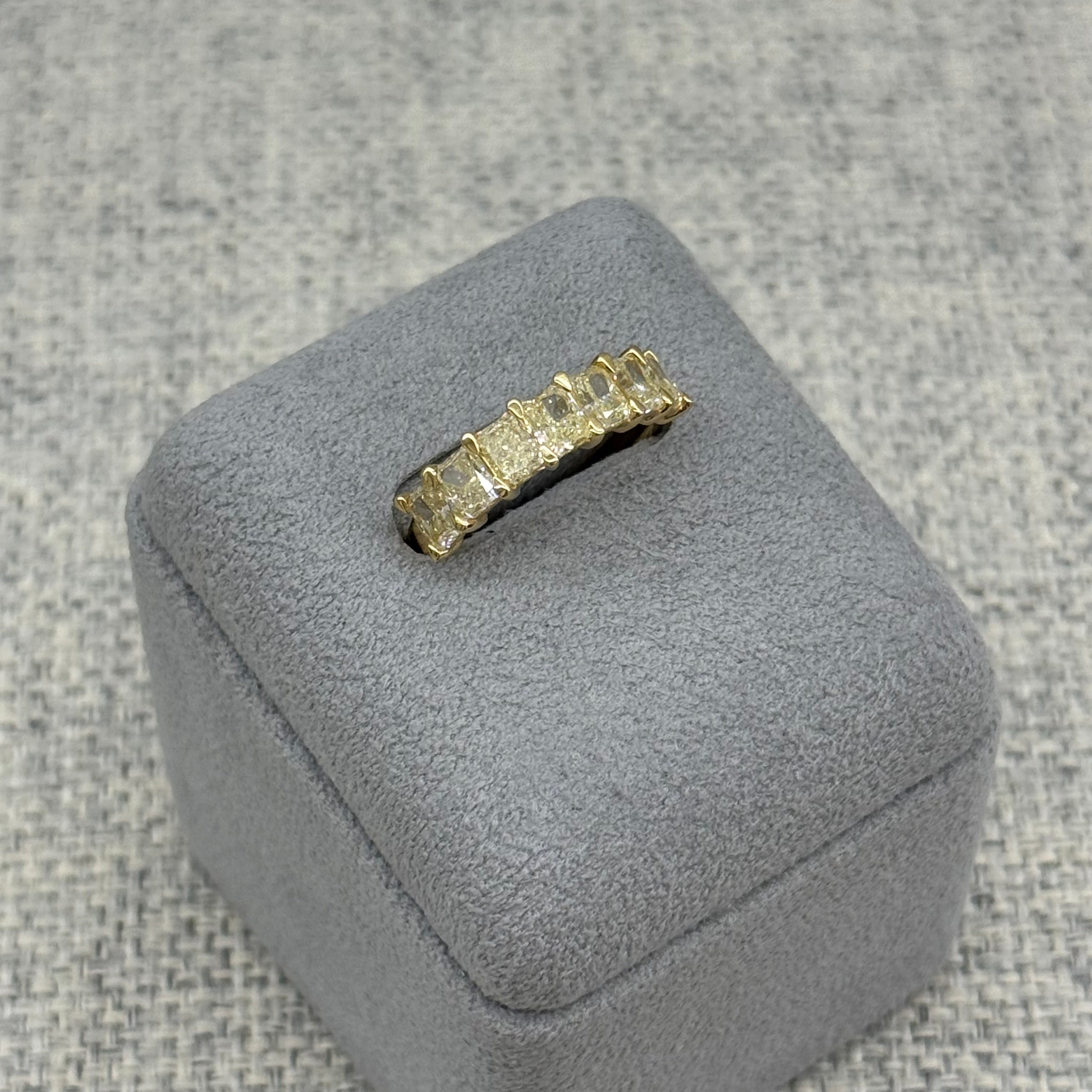 ［プリズム］リング ダイヤ 1pc0.3ct×7pc SQ K18YG