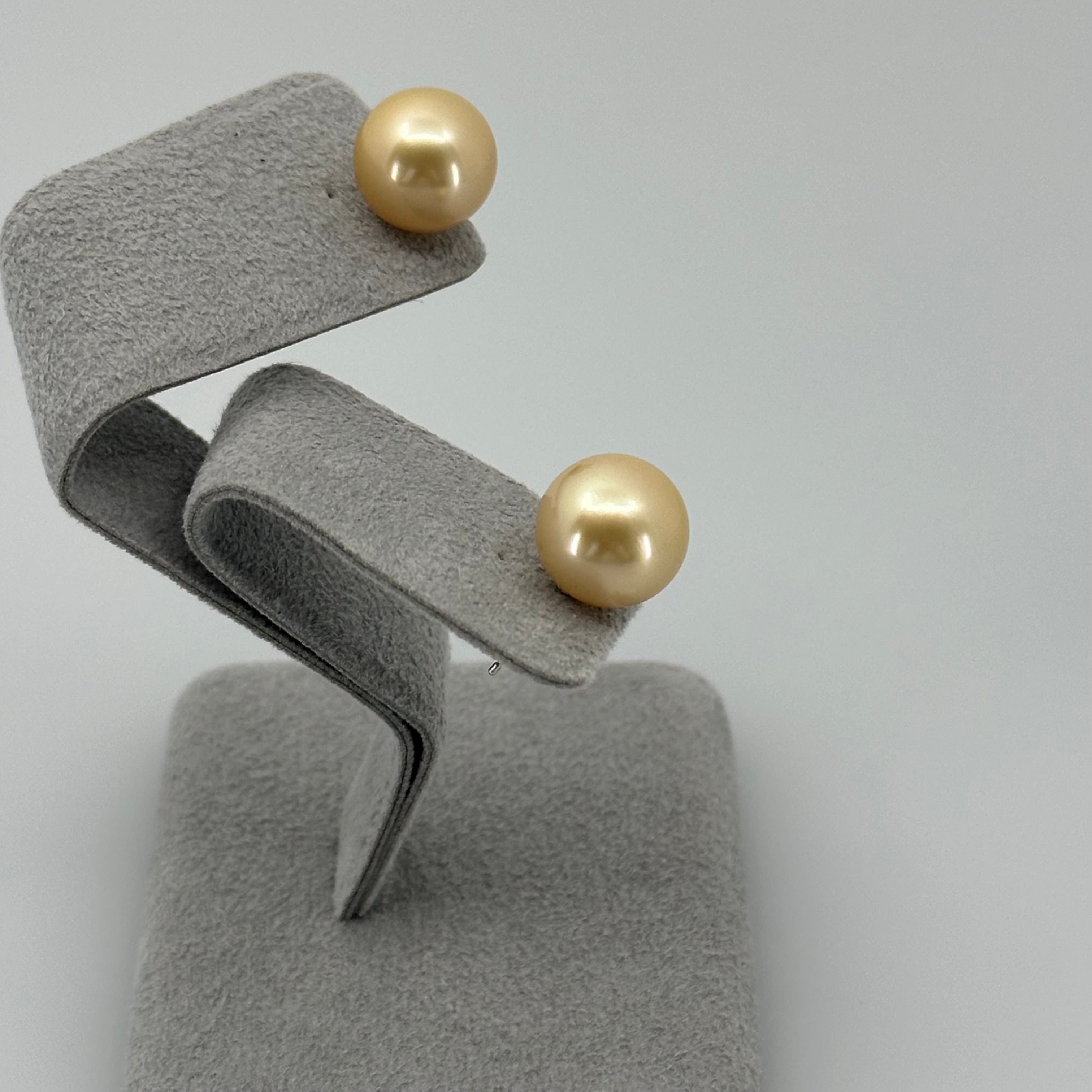 ［ピヴォワンヌ］ピアス ゴールデンパール11mm
