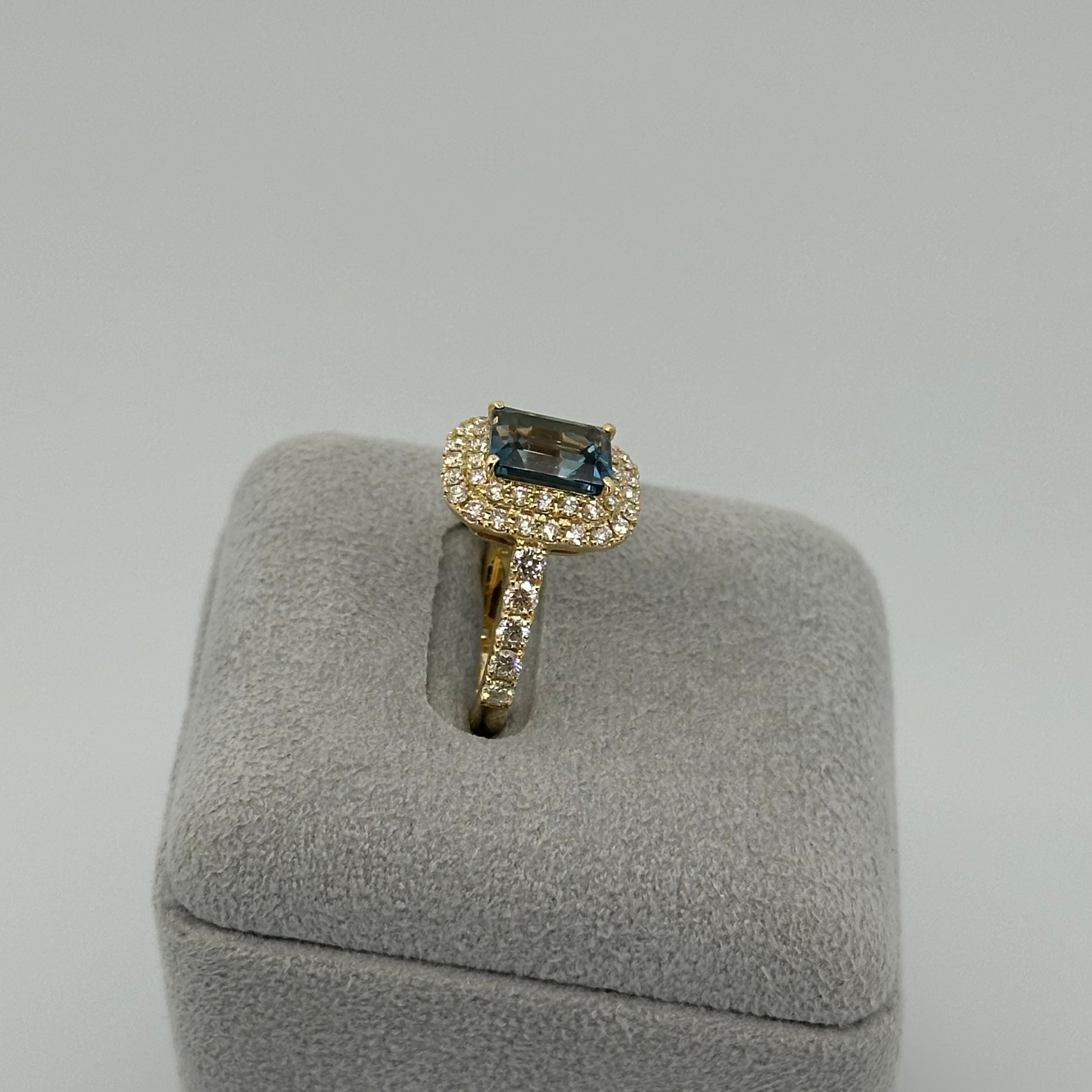 ヴォワール] リング ロンドンブルートパーズ/アクアマリン