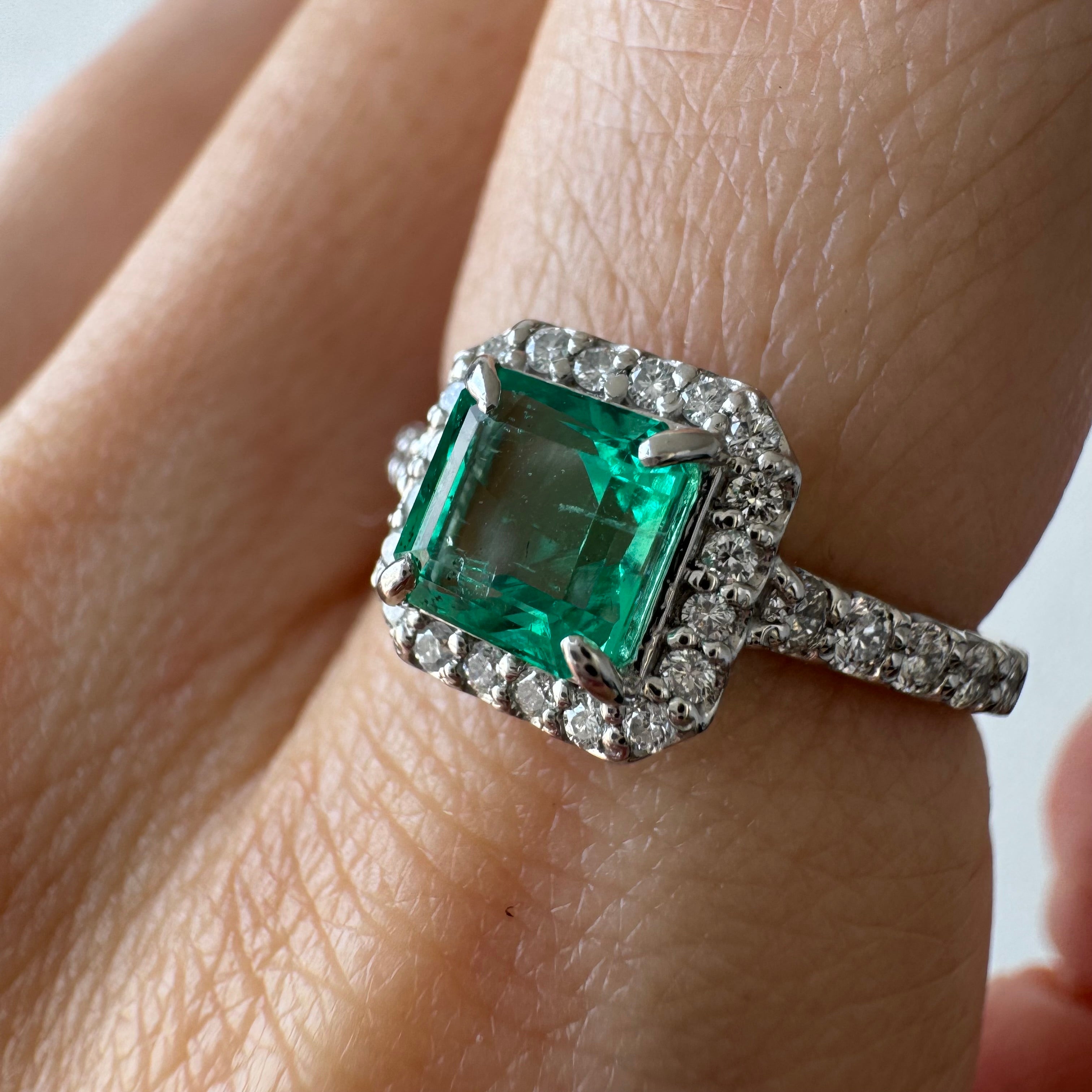 22［一点物］リング エメラルド 0.8ct SQ PT