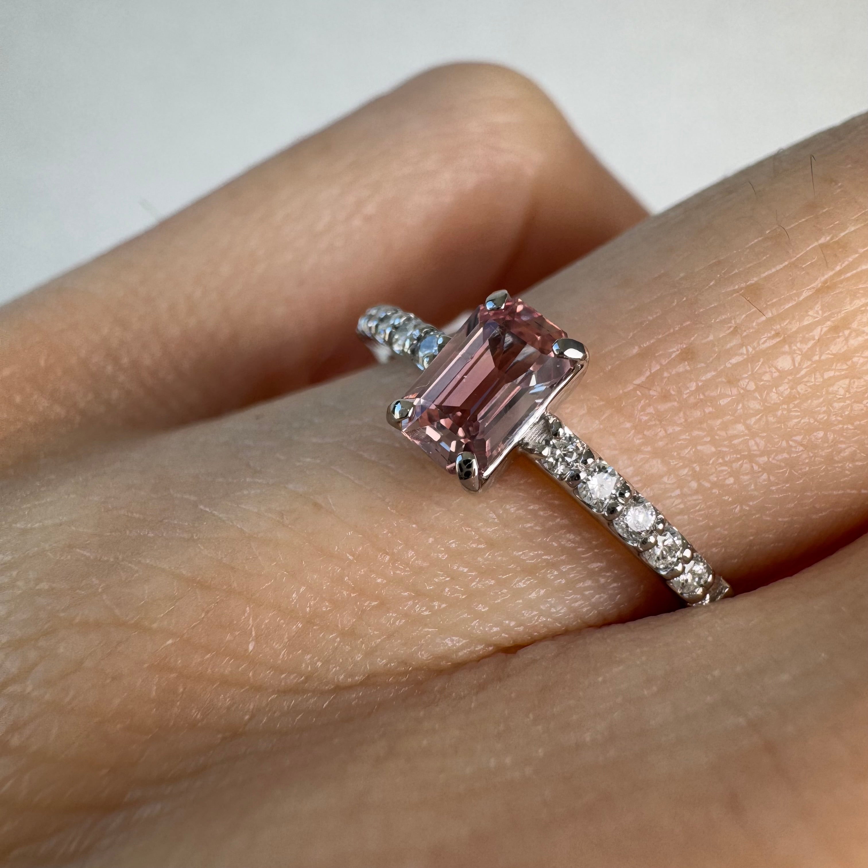 127［一点物］リング パパラチアサファイア 0.59ct SQ PT