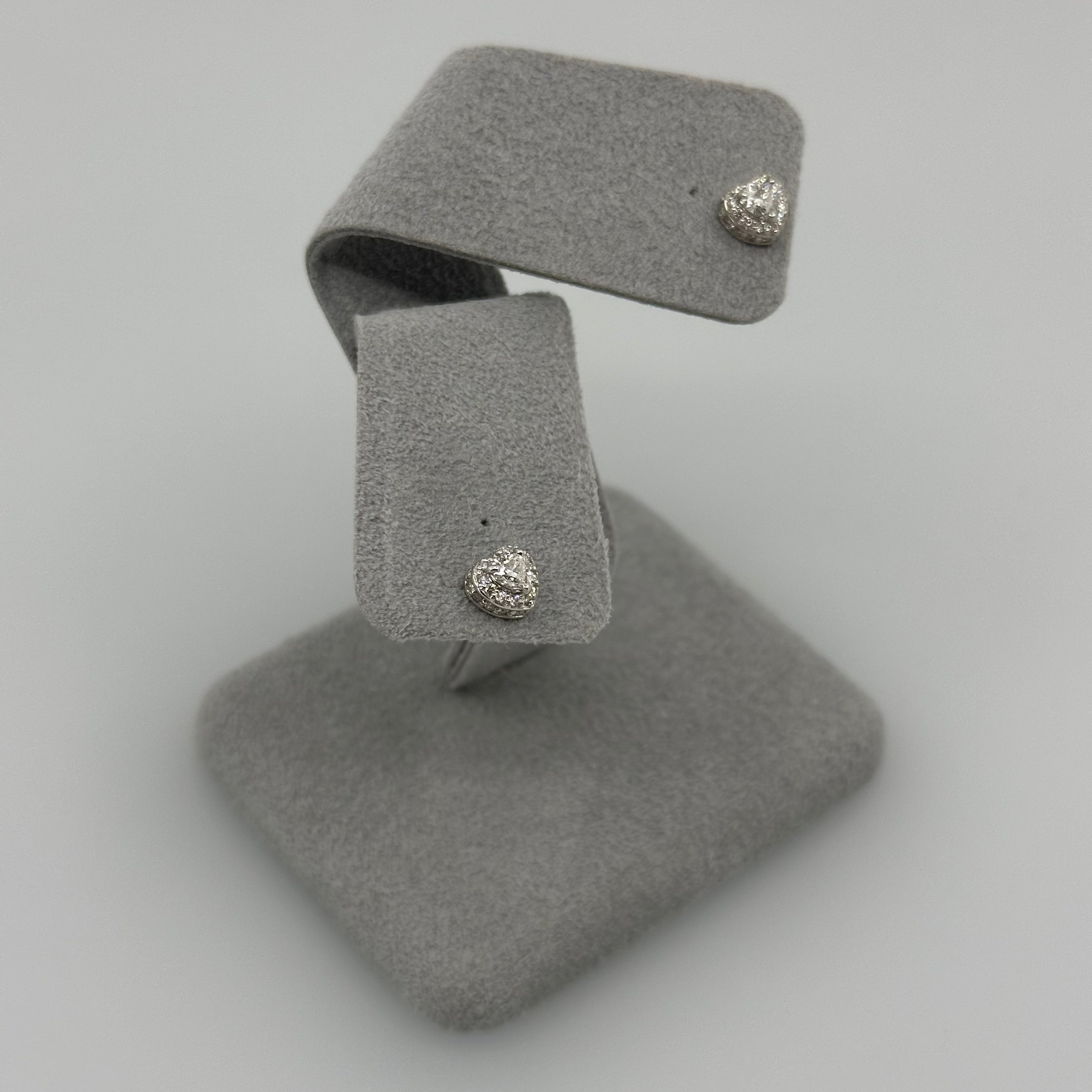 [ユニヴェル] ダイヤ ピアス EM/OV/HS　